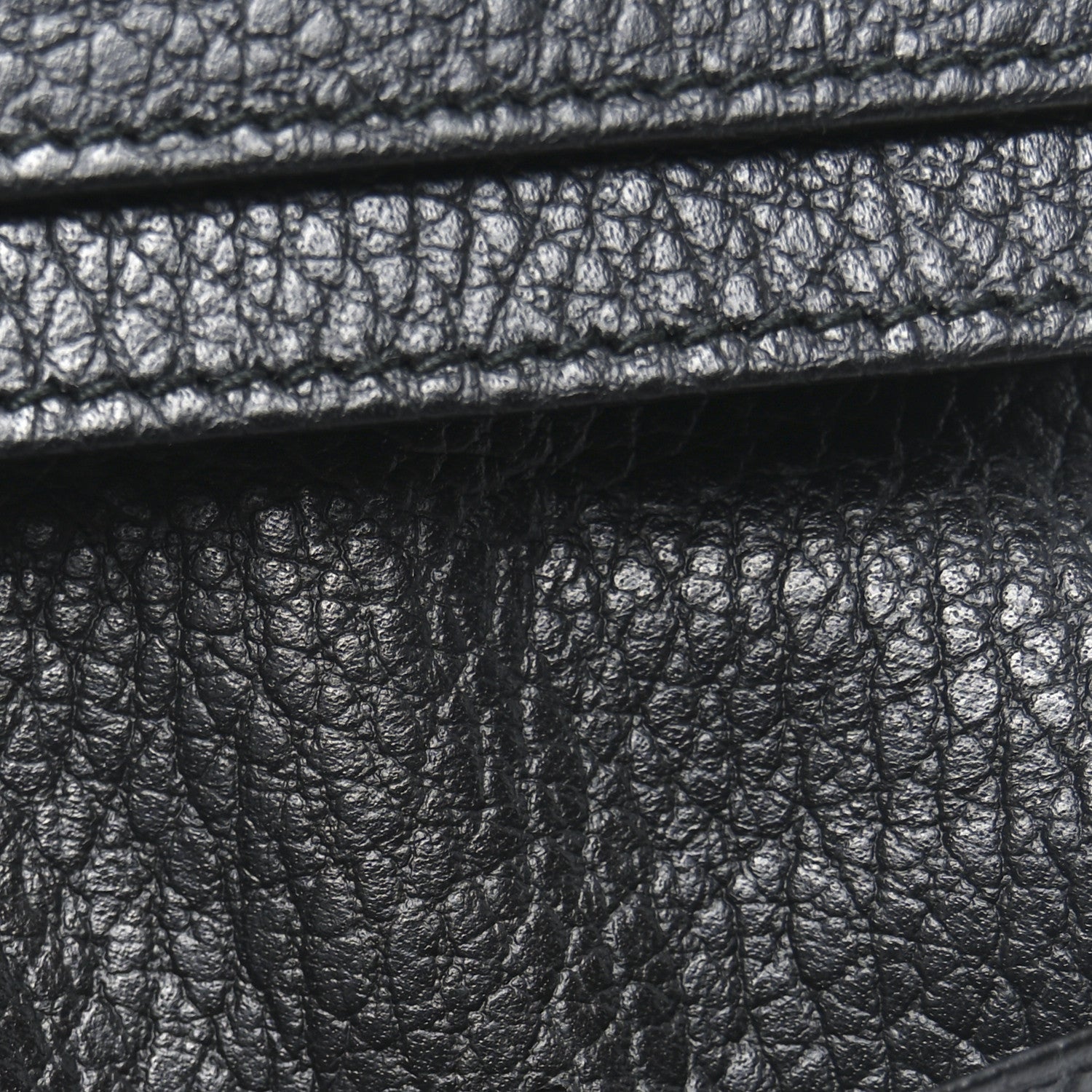 Pebbled Calfskin GG Marmont Card Case Black