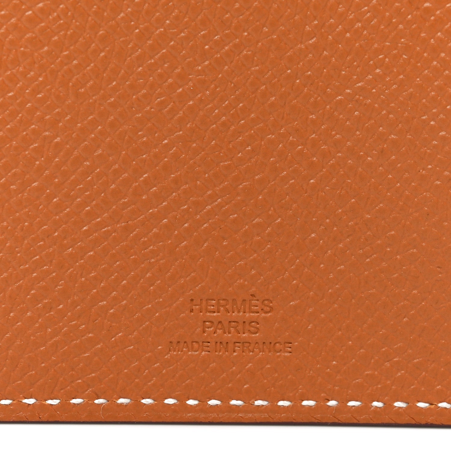 Epsom Tarmac Dot PM Passport Holder Gold Nata