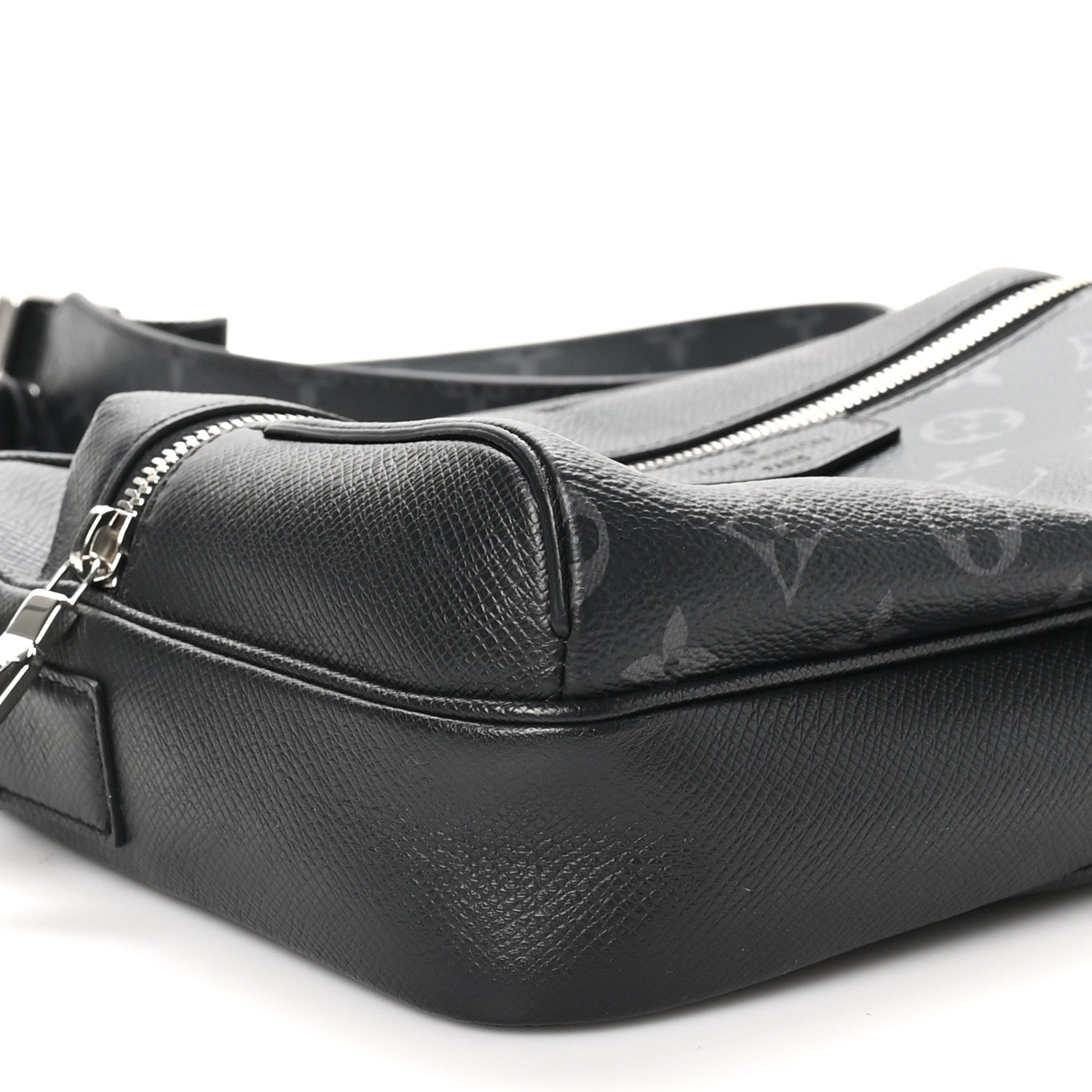 Taiga Monogram Eclipse Outdoor Messenger Black