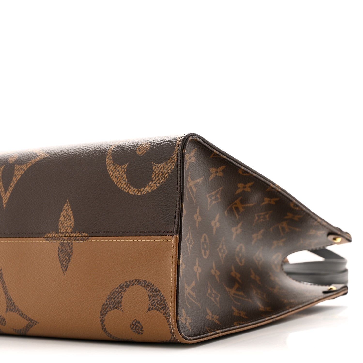 Reverse Monogram Giant Onthego MM