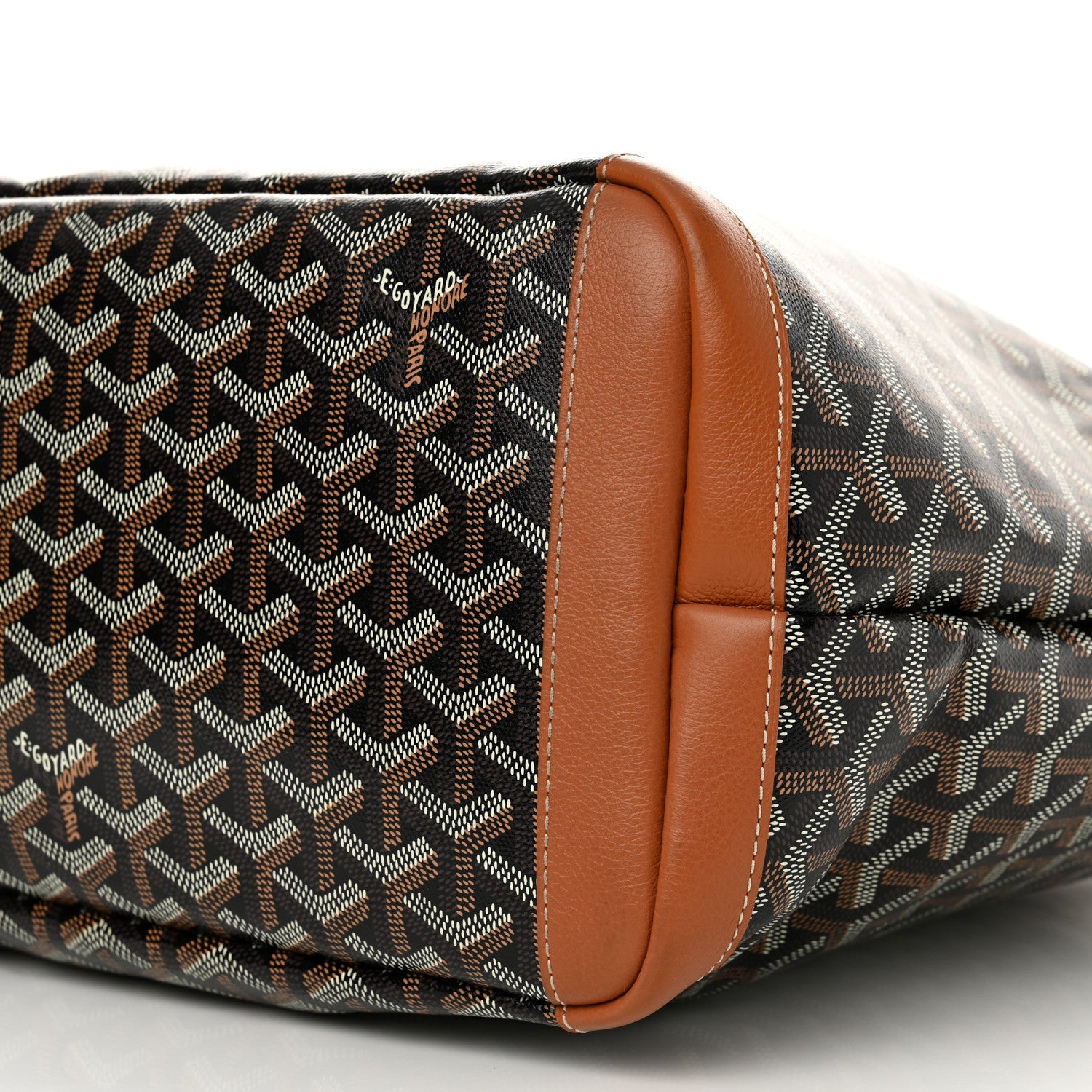 Goyardine Artois MM Black Gold