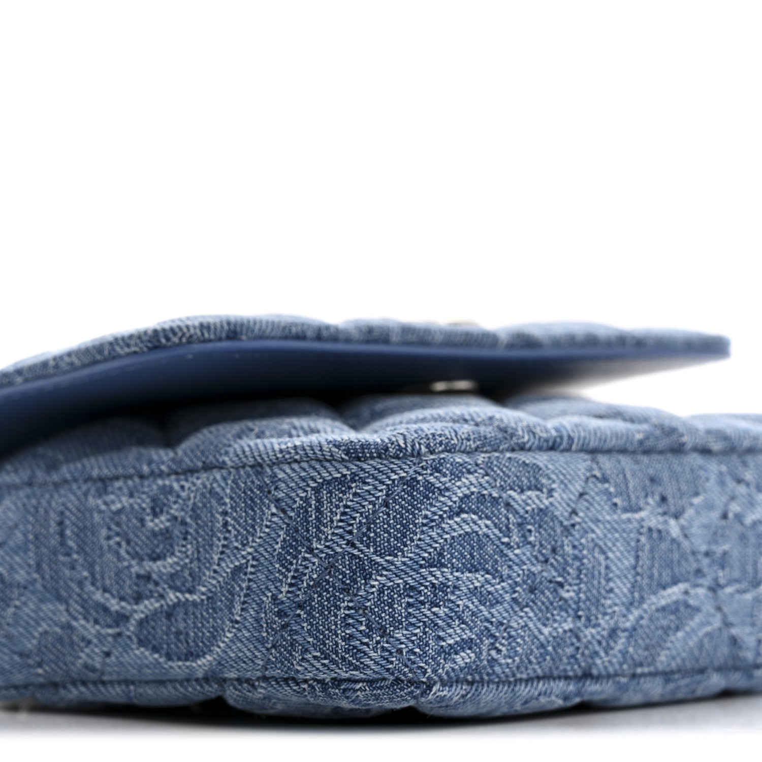 Denim Quilted Camellia Sweetheart Card Holder With Chain Blue