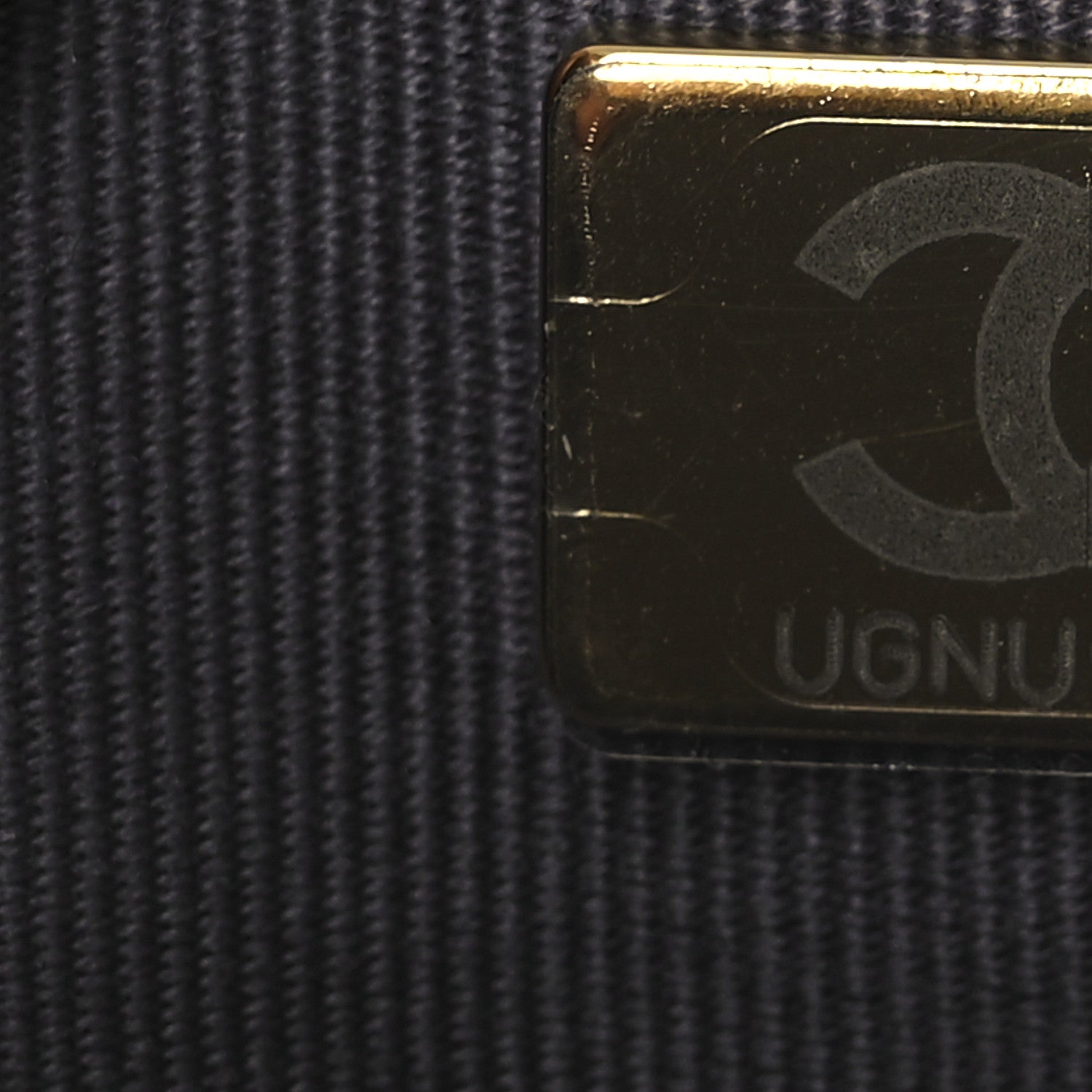 Caviar Quilted Wallet on Chain WOC Grey