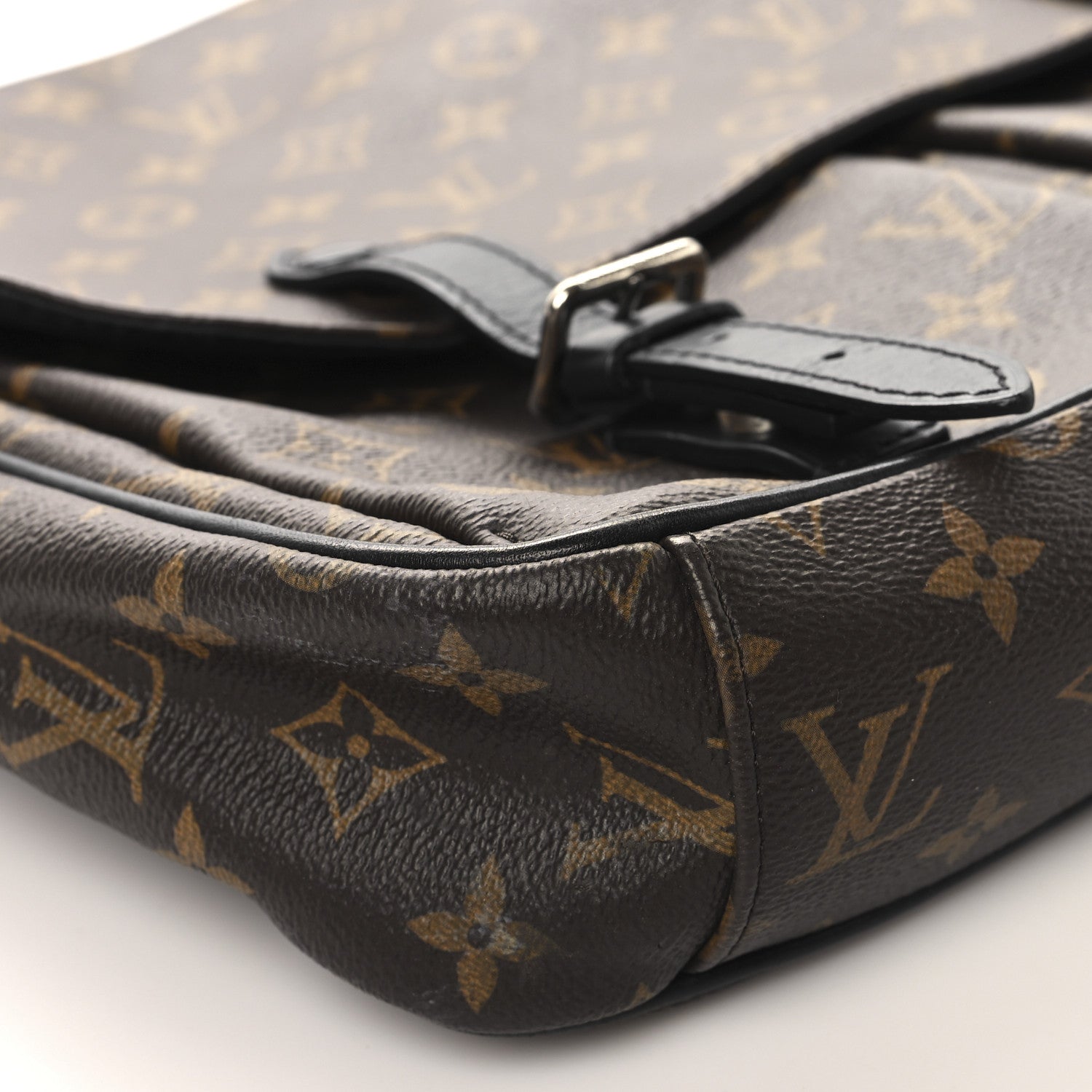 Monogram Macassar Christopher Messenger