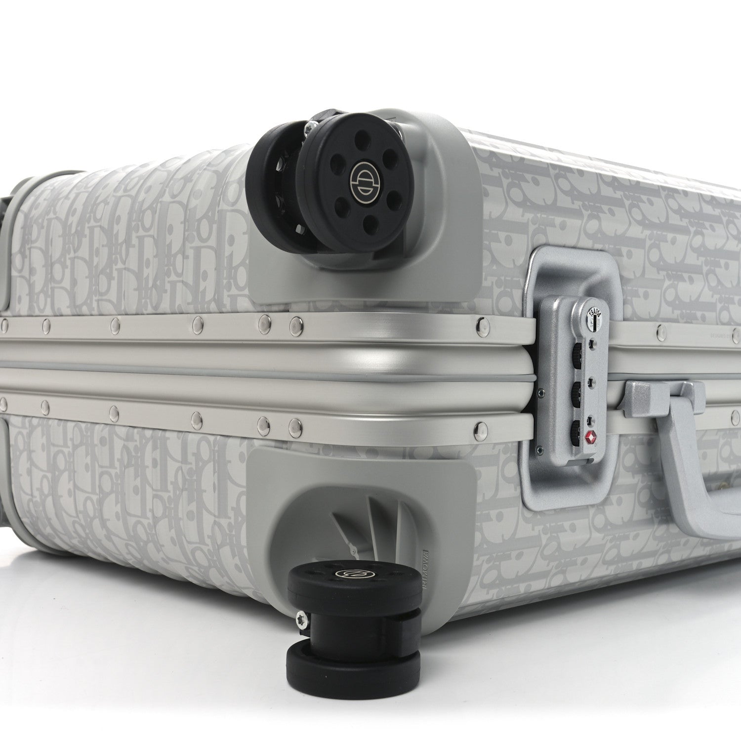 X RIMOWA Aluminum Gradient Cabin Luggage Silver