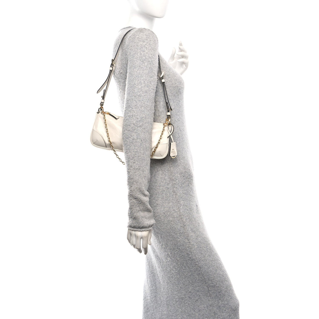 Soft Lux Calfskin Medium Re-Edition 2002 Shoulder Bag White