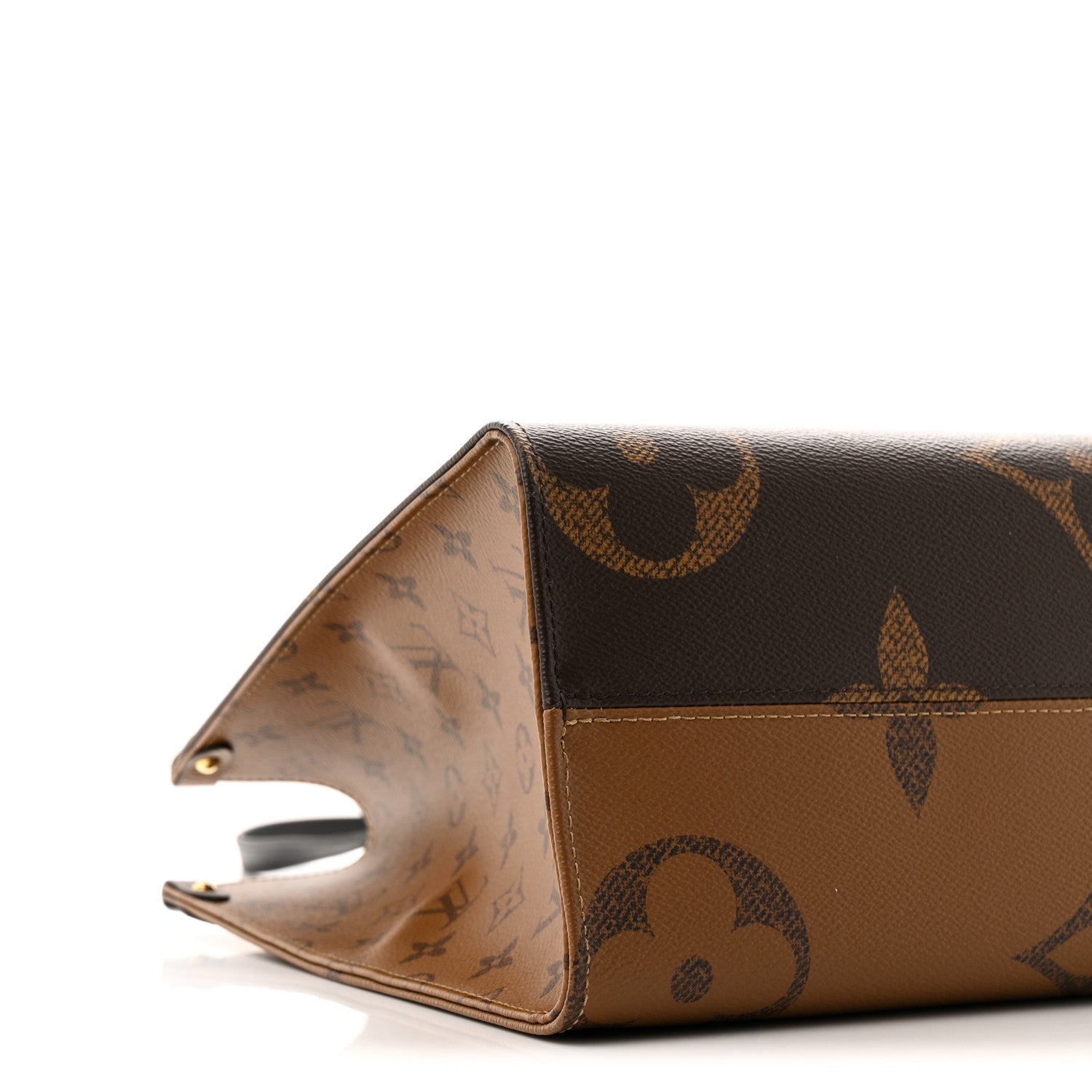 Reverse Monogram Giant Onthego MM