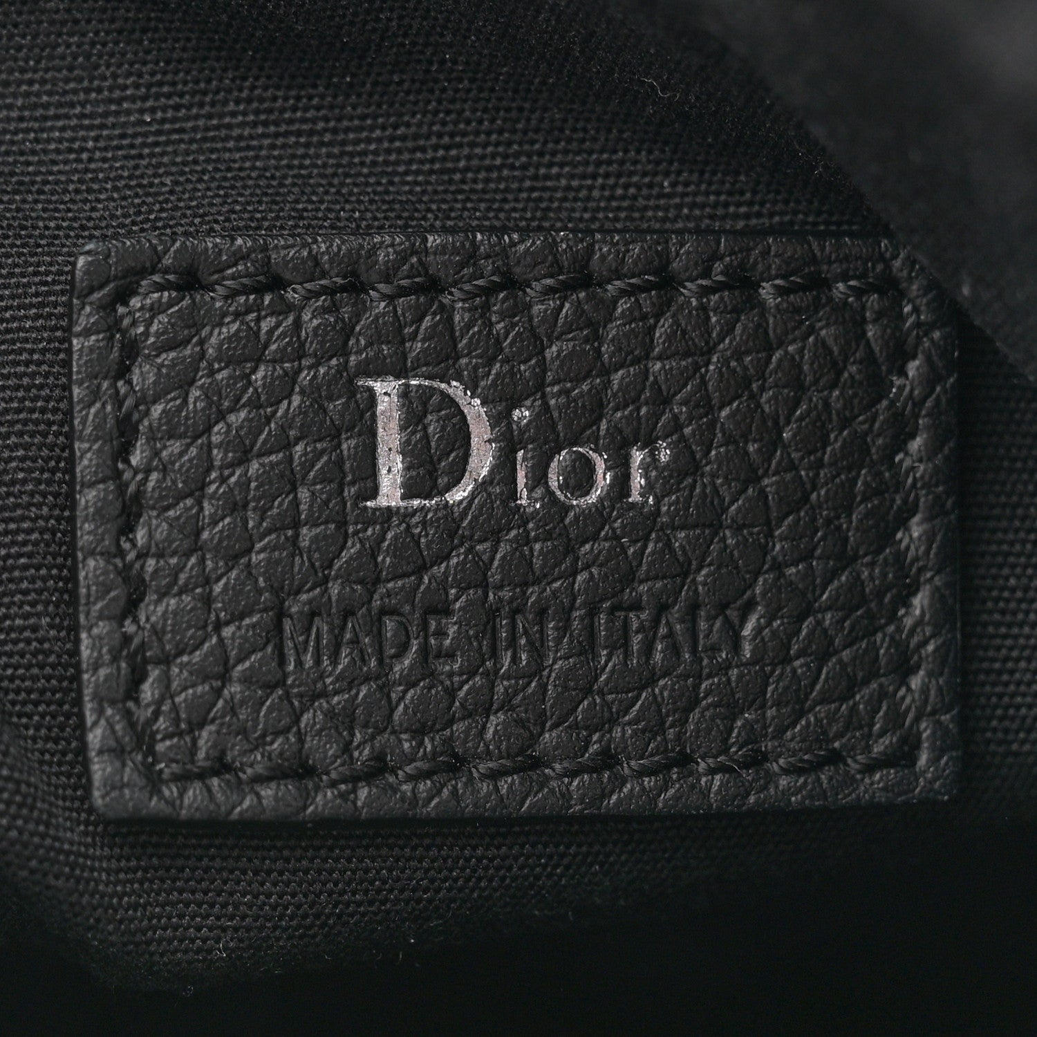 HOMME Grained Calfskin Mens Roller Pouch Black