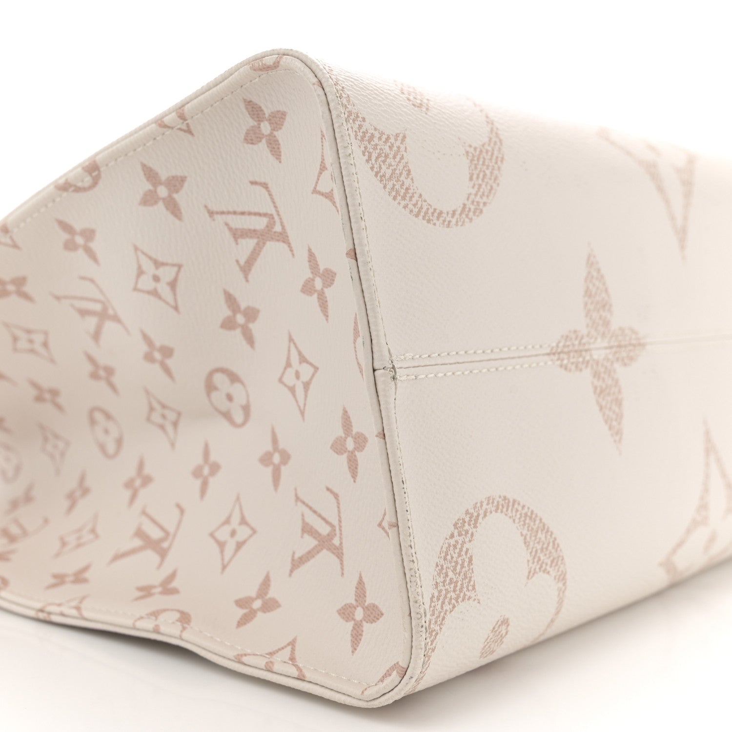 Monogram Dune Giant Onthego MM