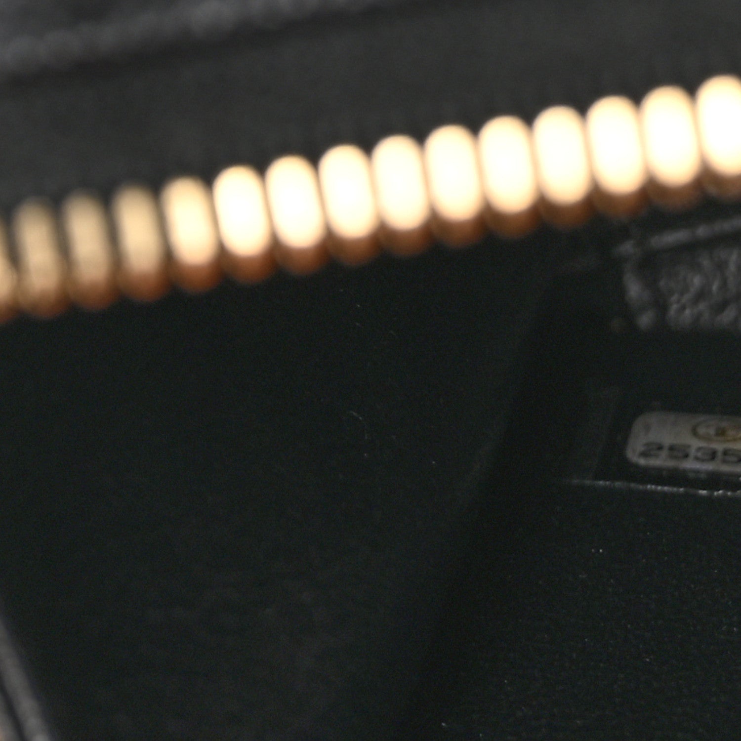 Caviar Quilted Small CC Filigree Vanity Case Black