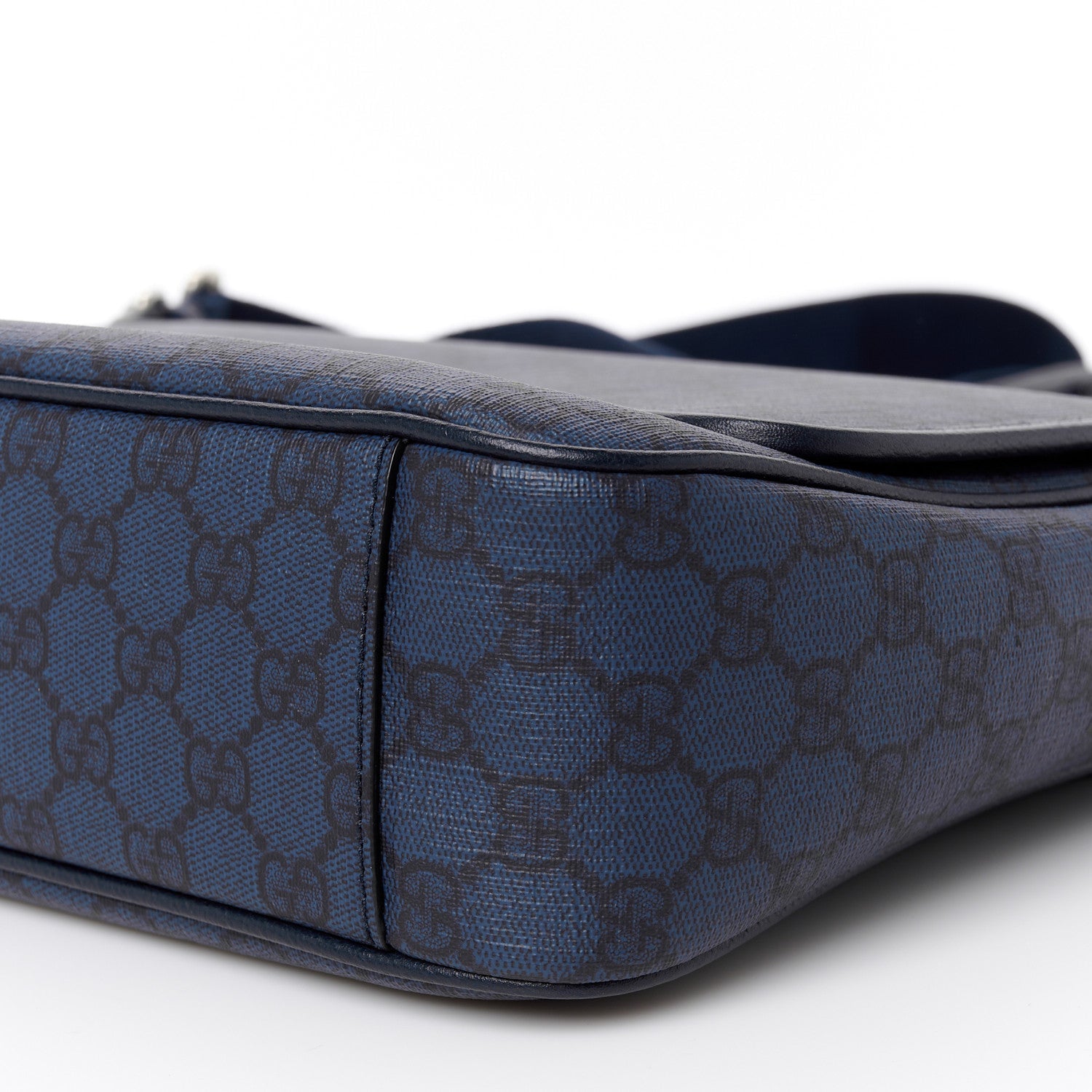 Tender GG Supreme Monogram Textured Dollar Calfskin Ophidia Messenger Bag Dark Blue