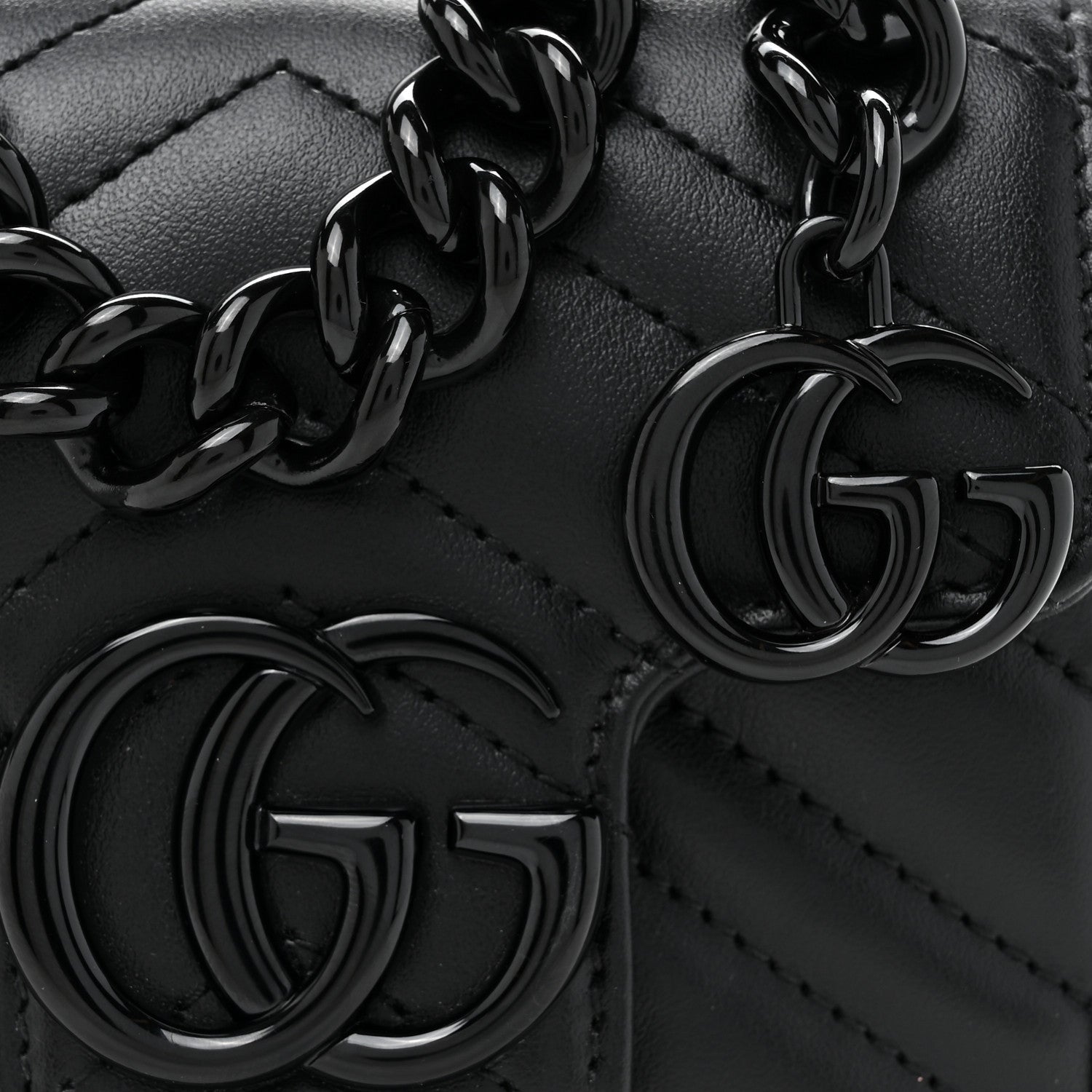 Calfskin Matelasse Monochrome GG Marmont Chain Mini Belt Bag Black