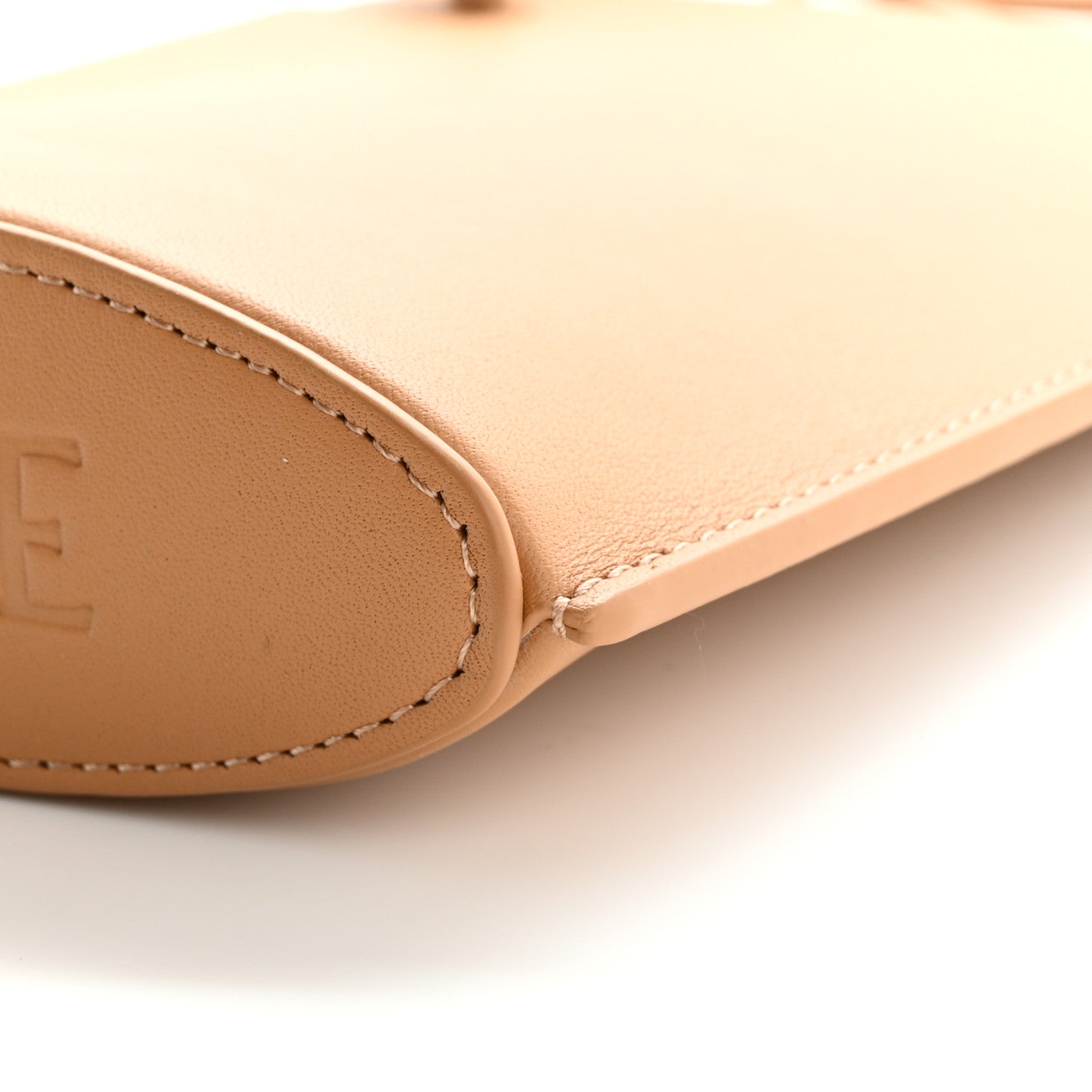 Classic Smooth Calfskin Pebble Dice Pocket Warm Desert