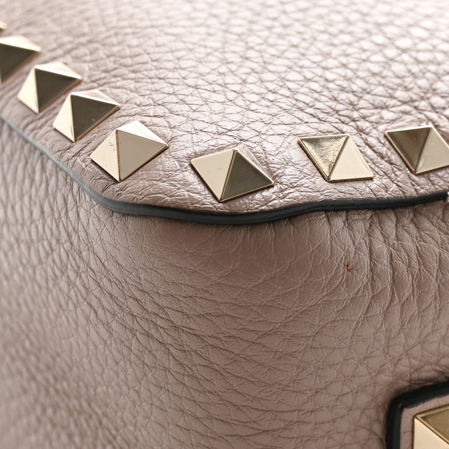 Pebbled Calfskin Rockstud Camera Crossbody Bag Poudre