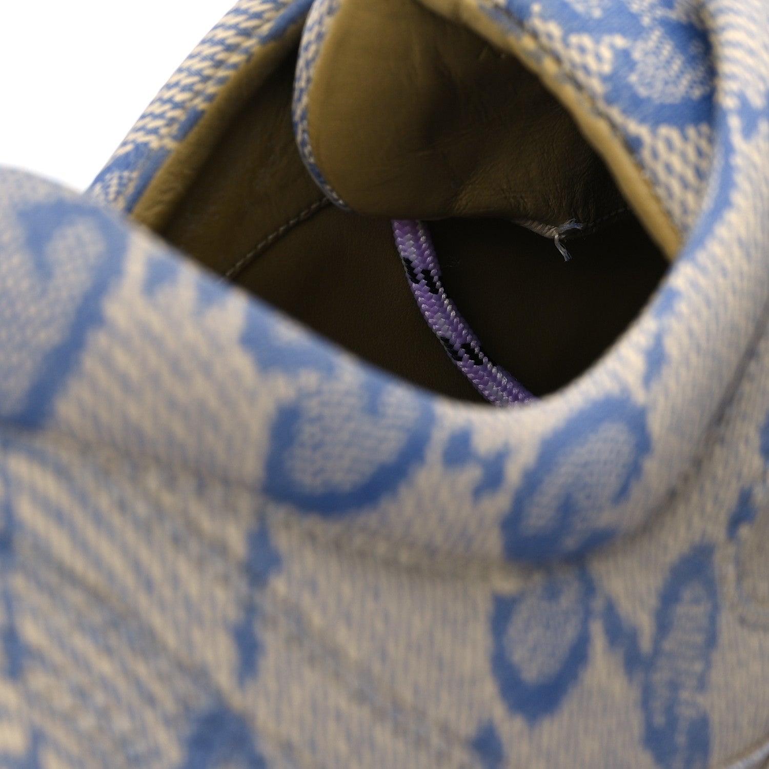 Ultralight Plume Calfskin Monogram Printed Mens Gucci Run Sneakers 9 Beige Blue