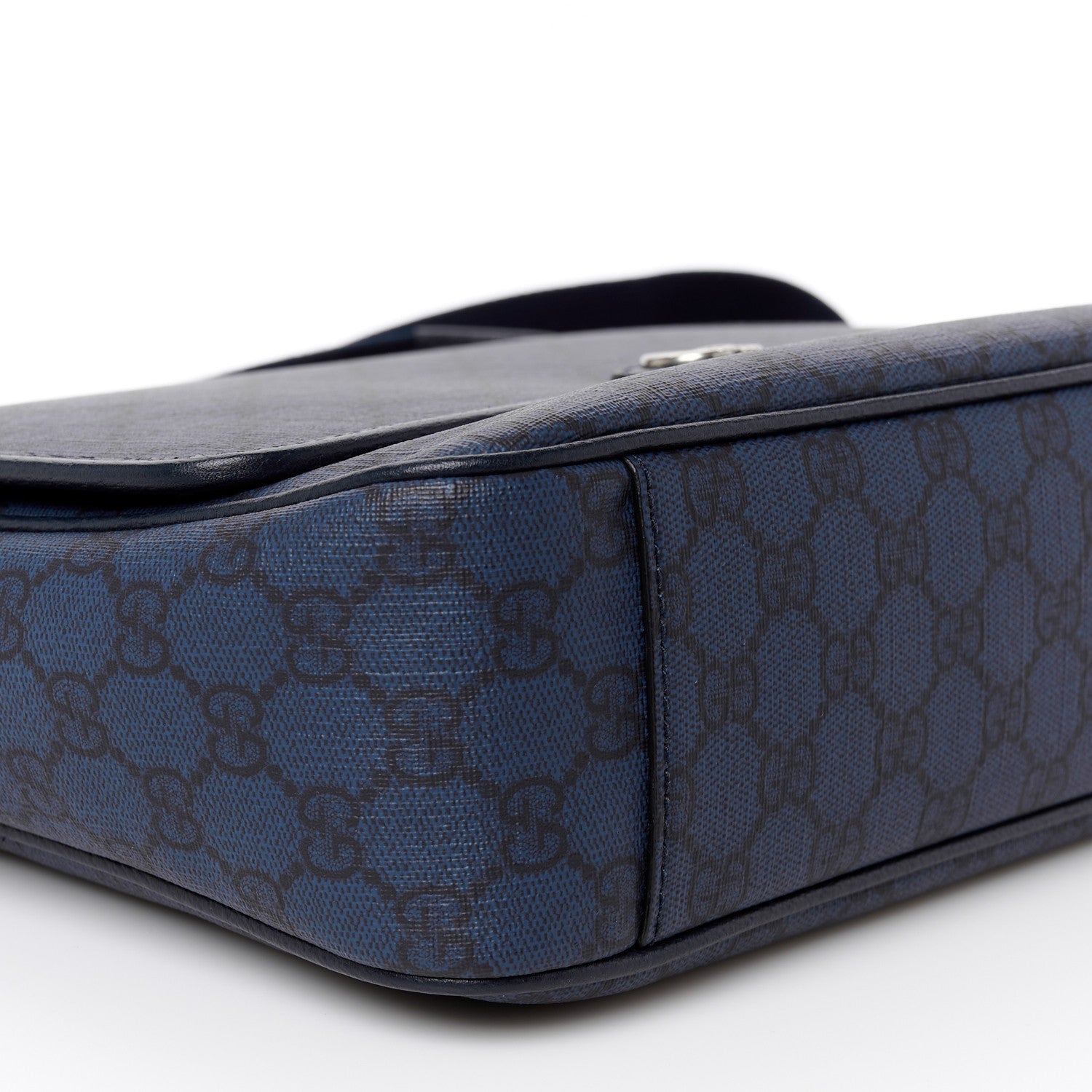 Tender GG Supreme Monogram Textured Dollar Calfskin Ophidia Messenger Bag Dark Blue