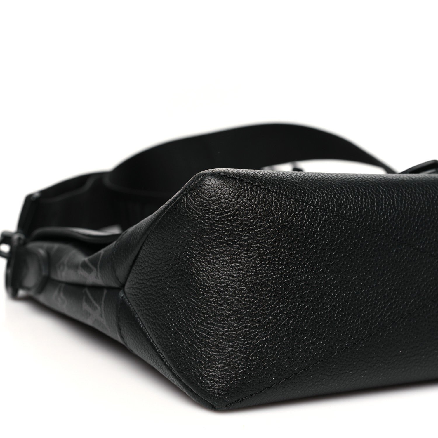 Monogram Eclipse Saumur Messenger NV Black