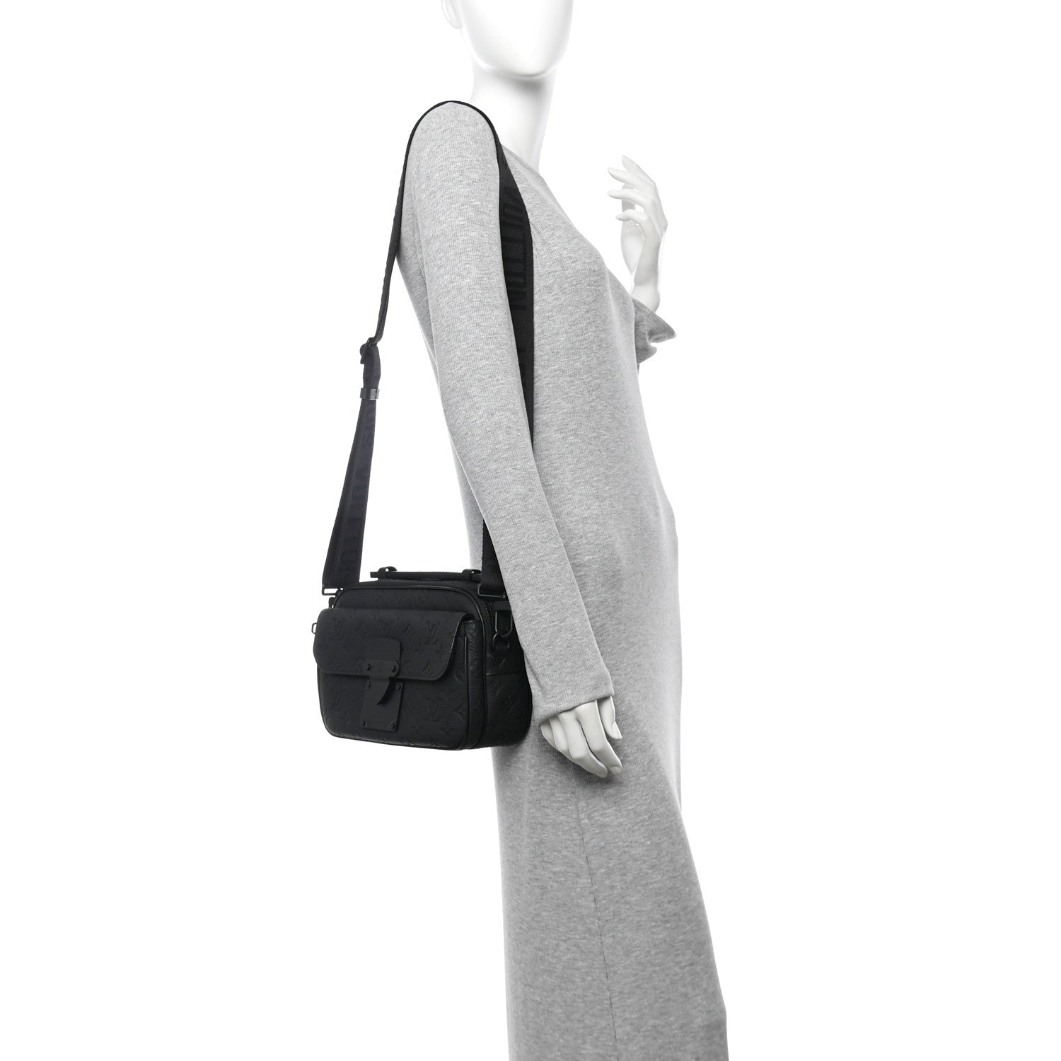 Taurillon Monogram S Lock Messenger Black