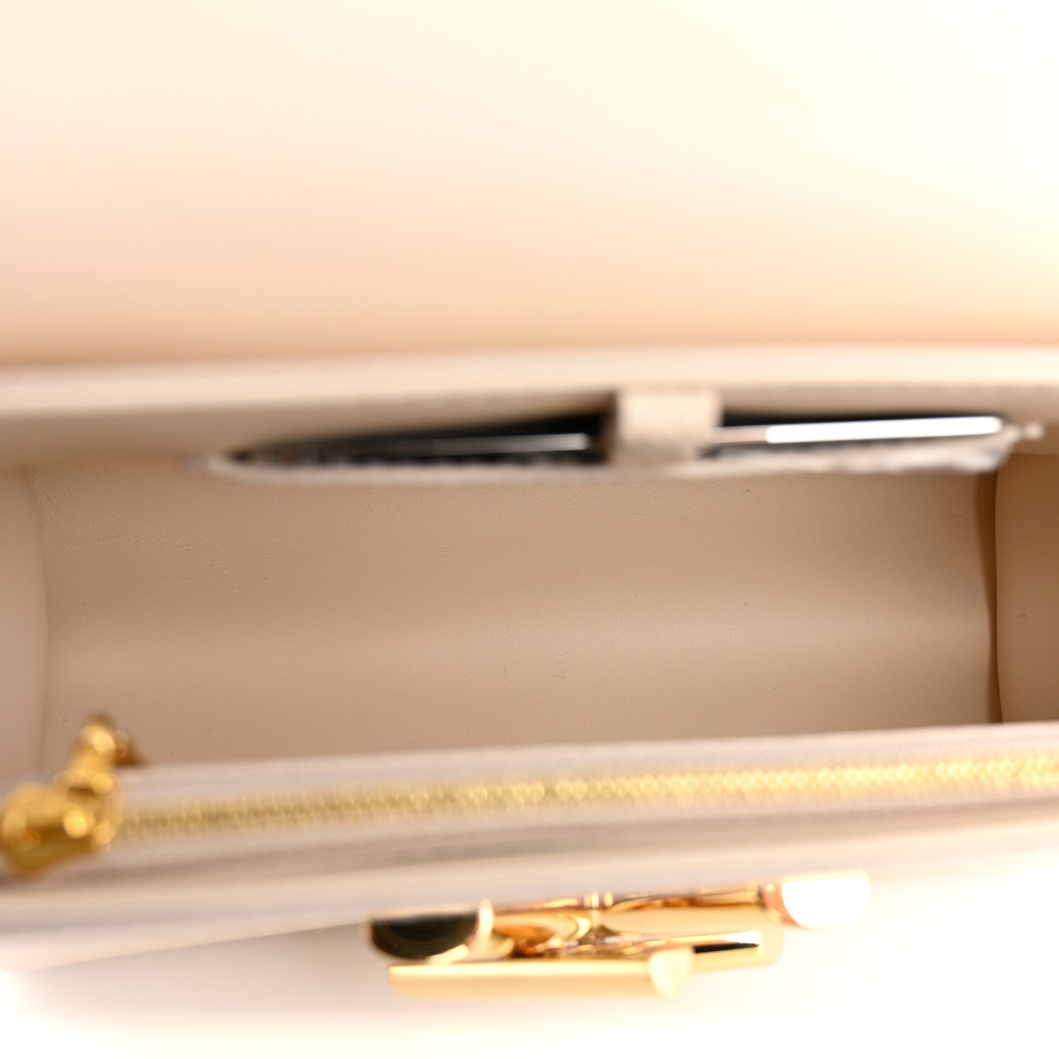 Epi Twist Braided Chain Shoulder Bag PM Quartz White