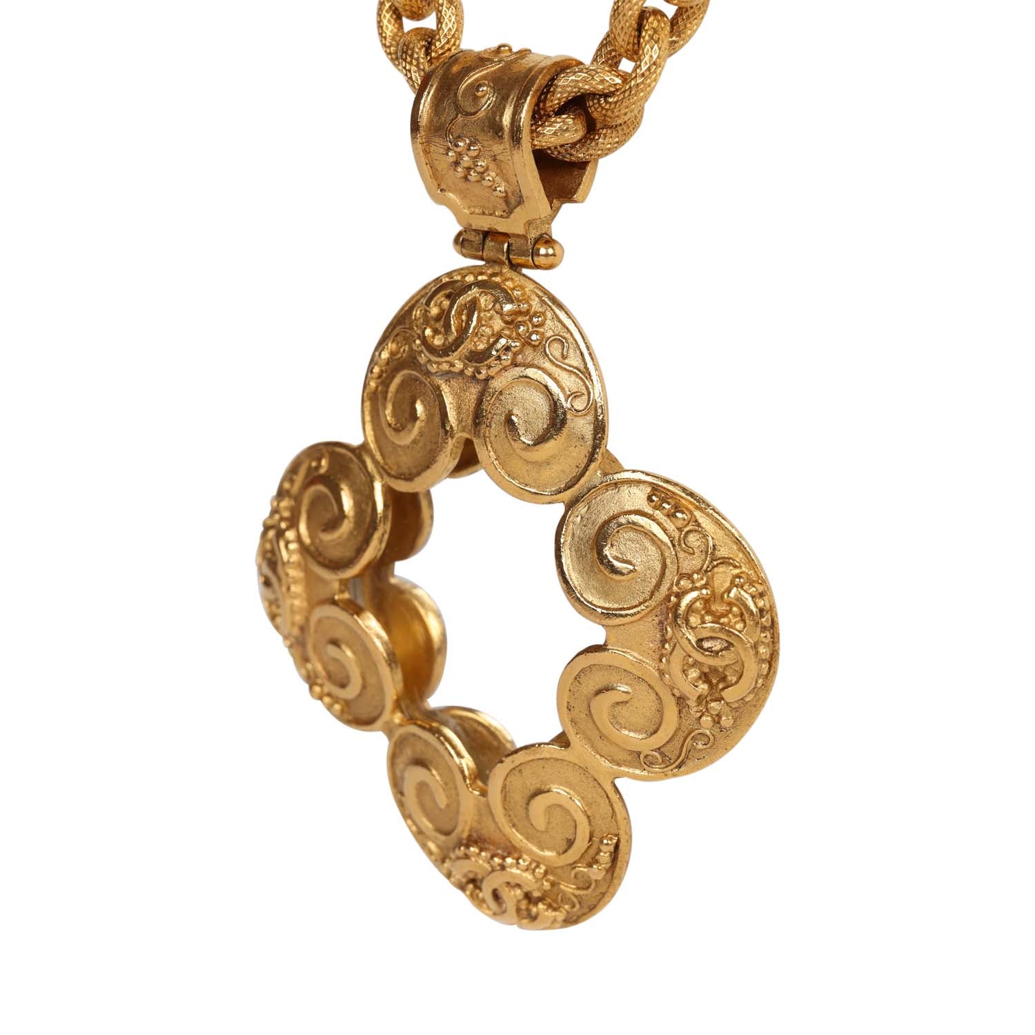 Vintage Chanel 24K Gold Plated Grapevine Mirror Pendant Necklace