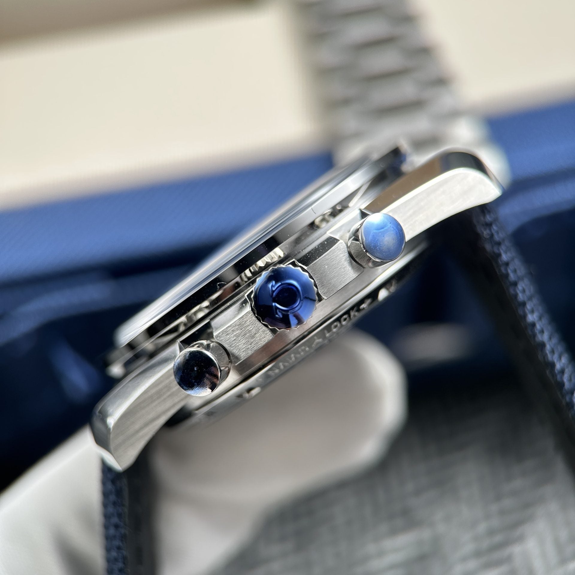 Omega Speedmaster Silver Snoopy Luxury Automatic – Anniversary Edition