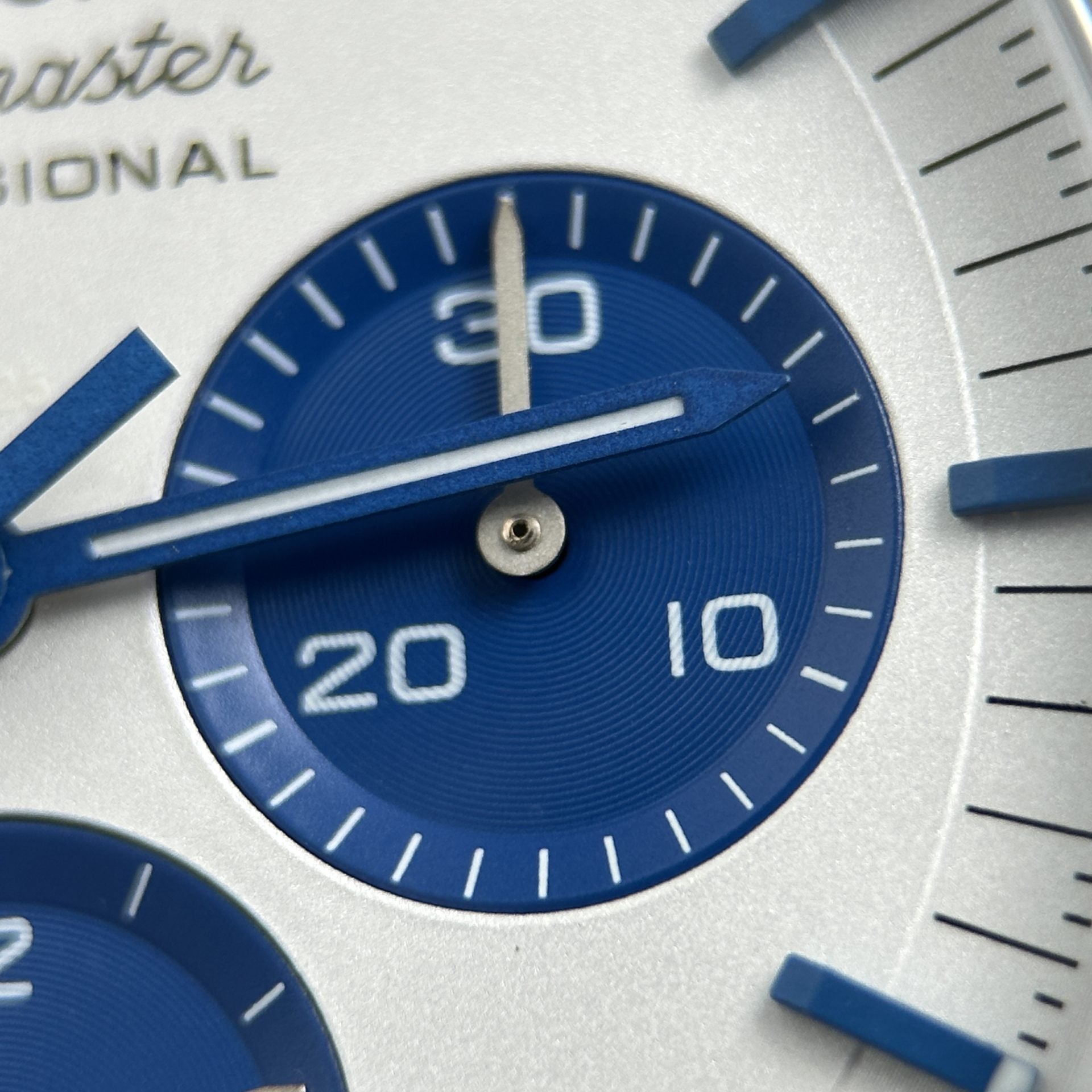 Omega Speedmaster Silver Snoopy Luxury Automatic – Anniversary Edition