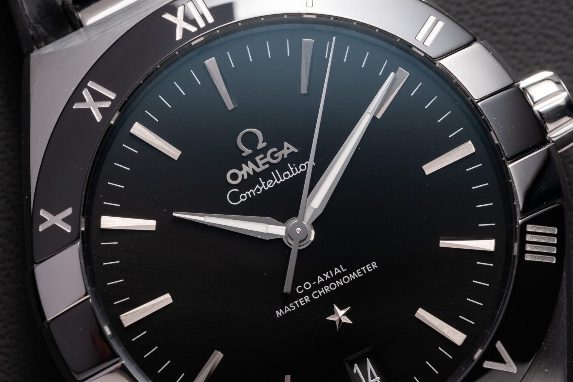 Luxury Dress Style Watch Black Dial Leather Strap Classic Design