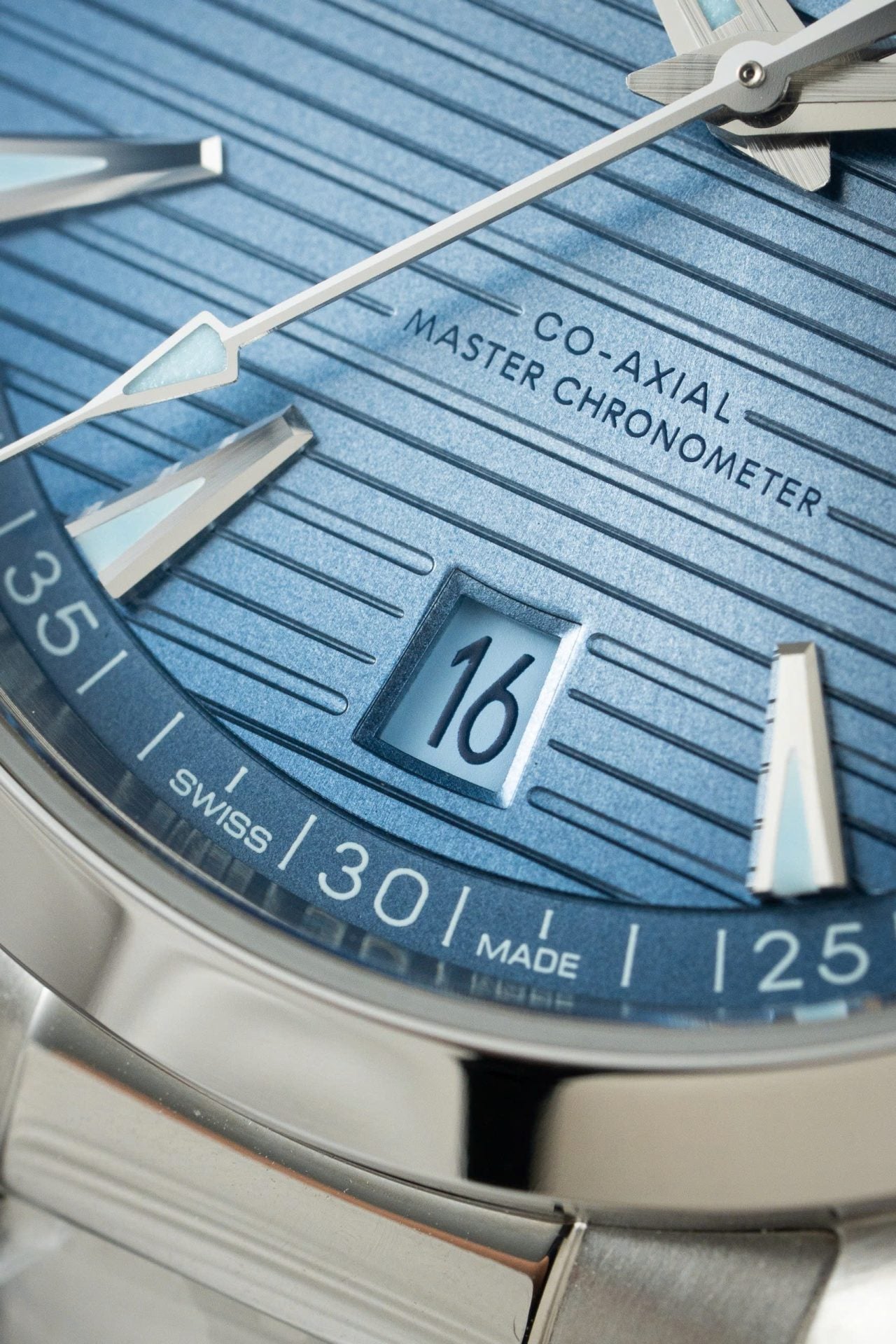 Omega Seamaster Aqua Terra Luxury Automatic Watch – Summer Blue Dial