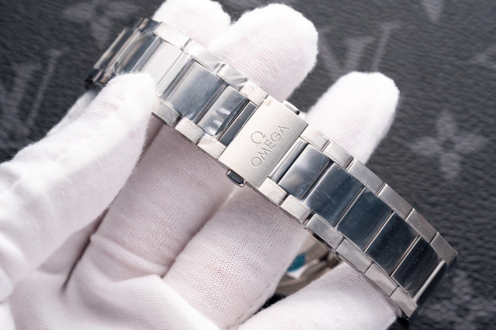 Luxury Dress Sport Watch Blue Dial Stainless Steel Modern Design