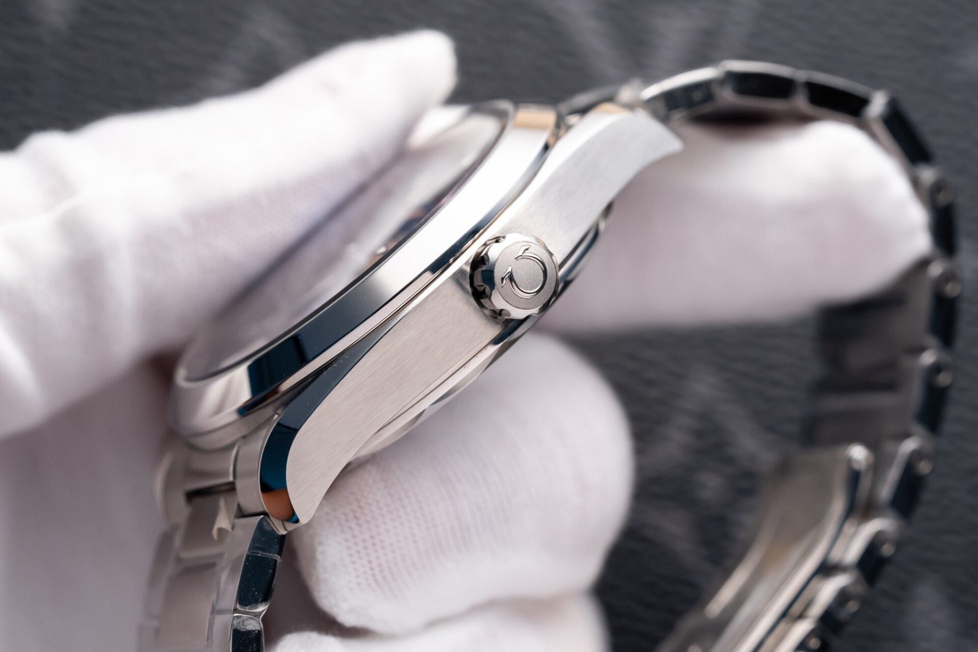 Luxury Dress Sport Watch Blue Dial Stainless Steel Modern Design