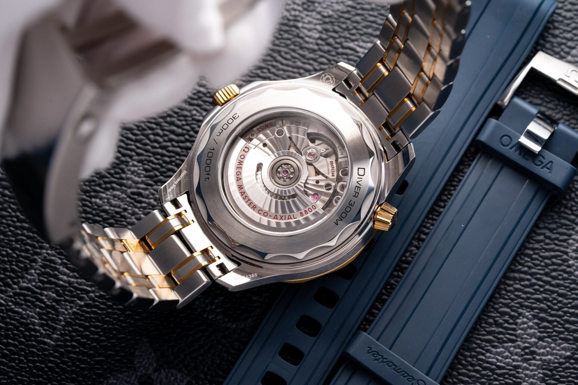 Luxury Diver Style Watch Blue Dial Steel Case Rubber Strap