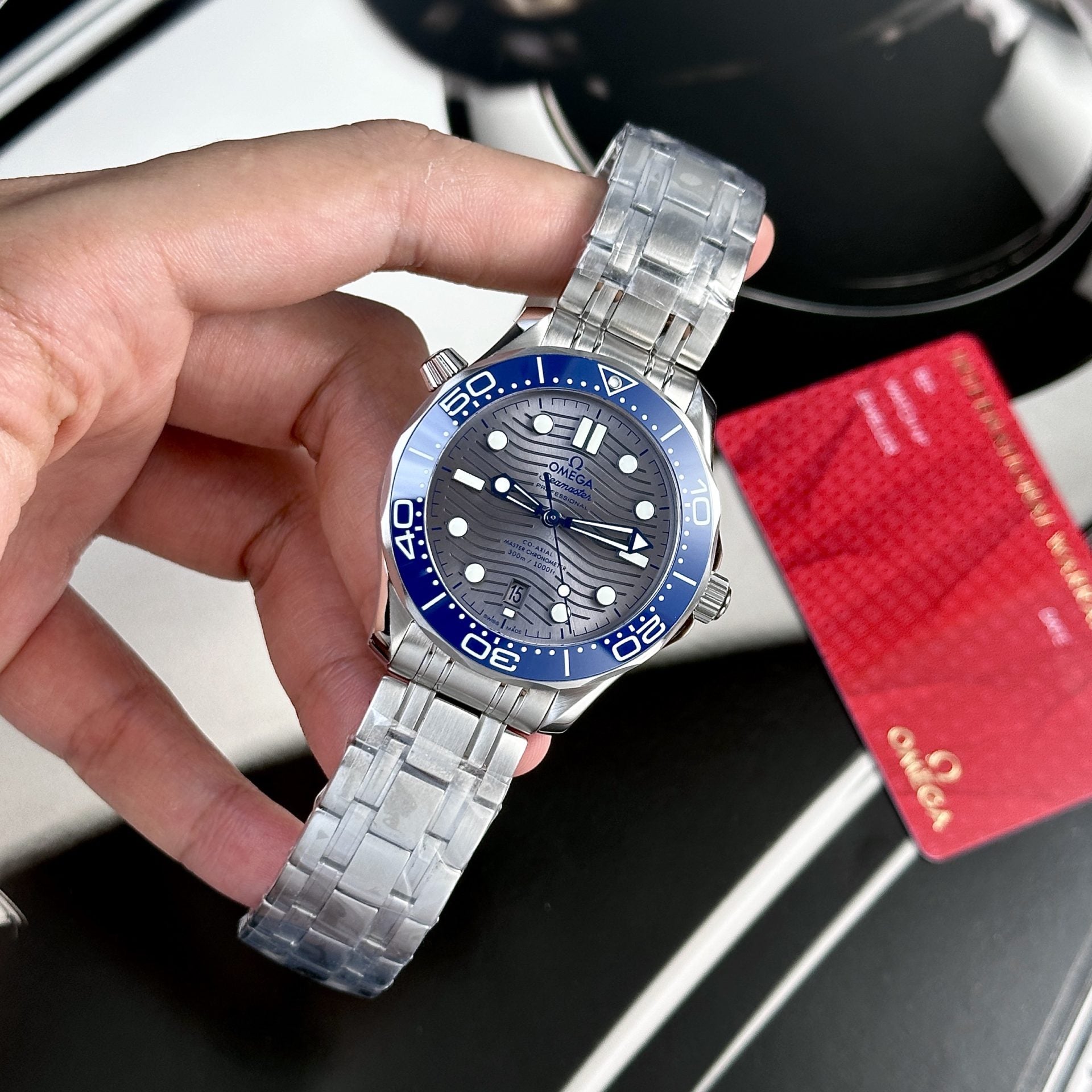 Omega Seamaster Diver Luxury Automatic – Gray Dial