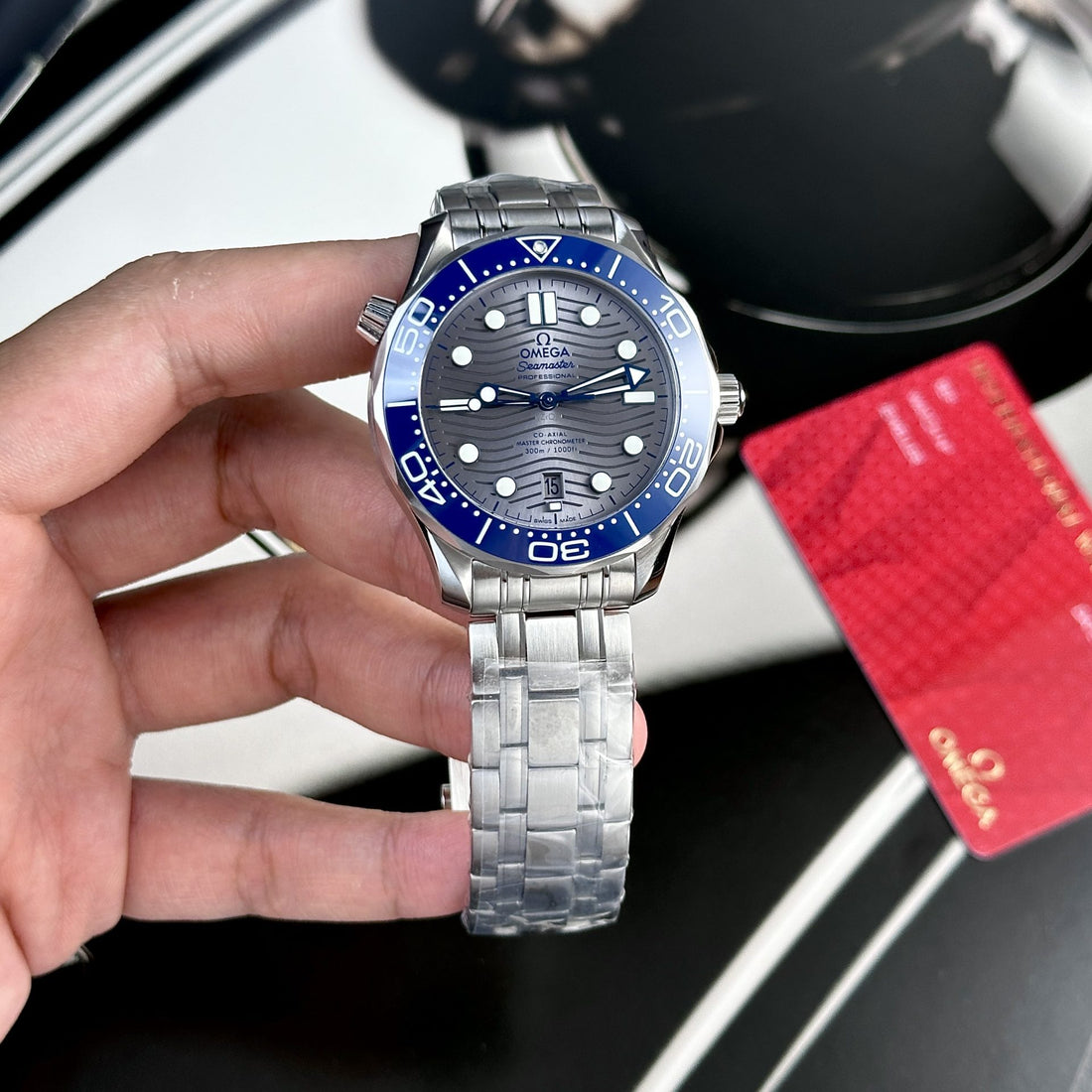 Omega Seamaster Diver Luxury Automatic – Gray Dial