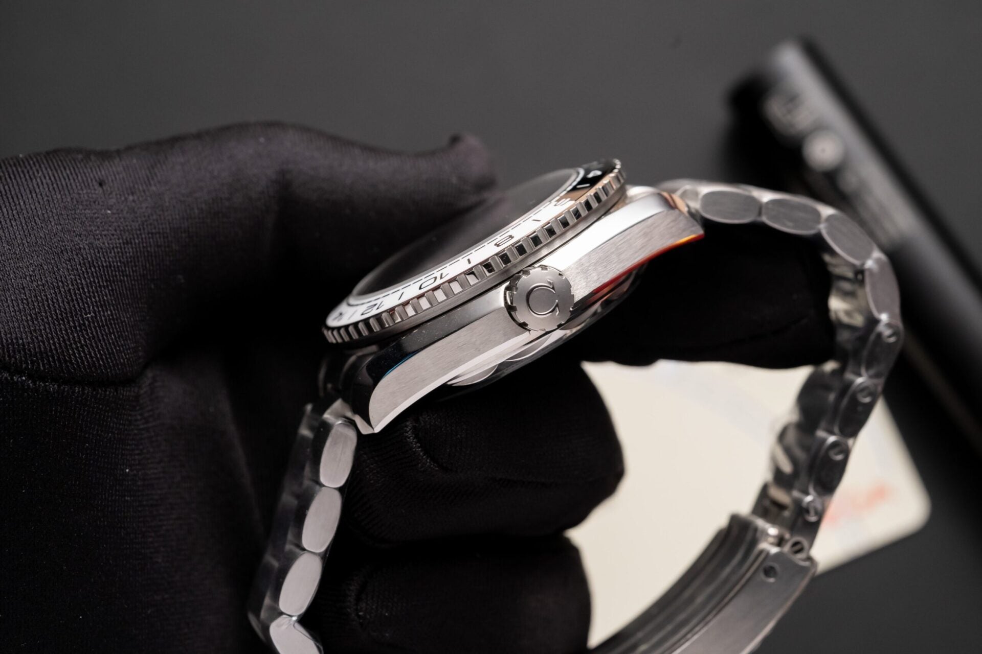 Luxury Dive Style Watch Black Dial Stainless Steel Performance Design