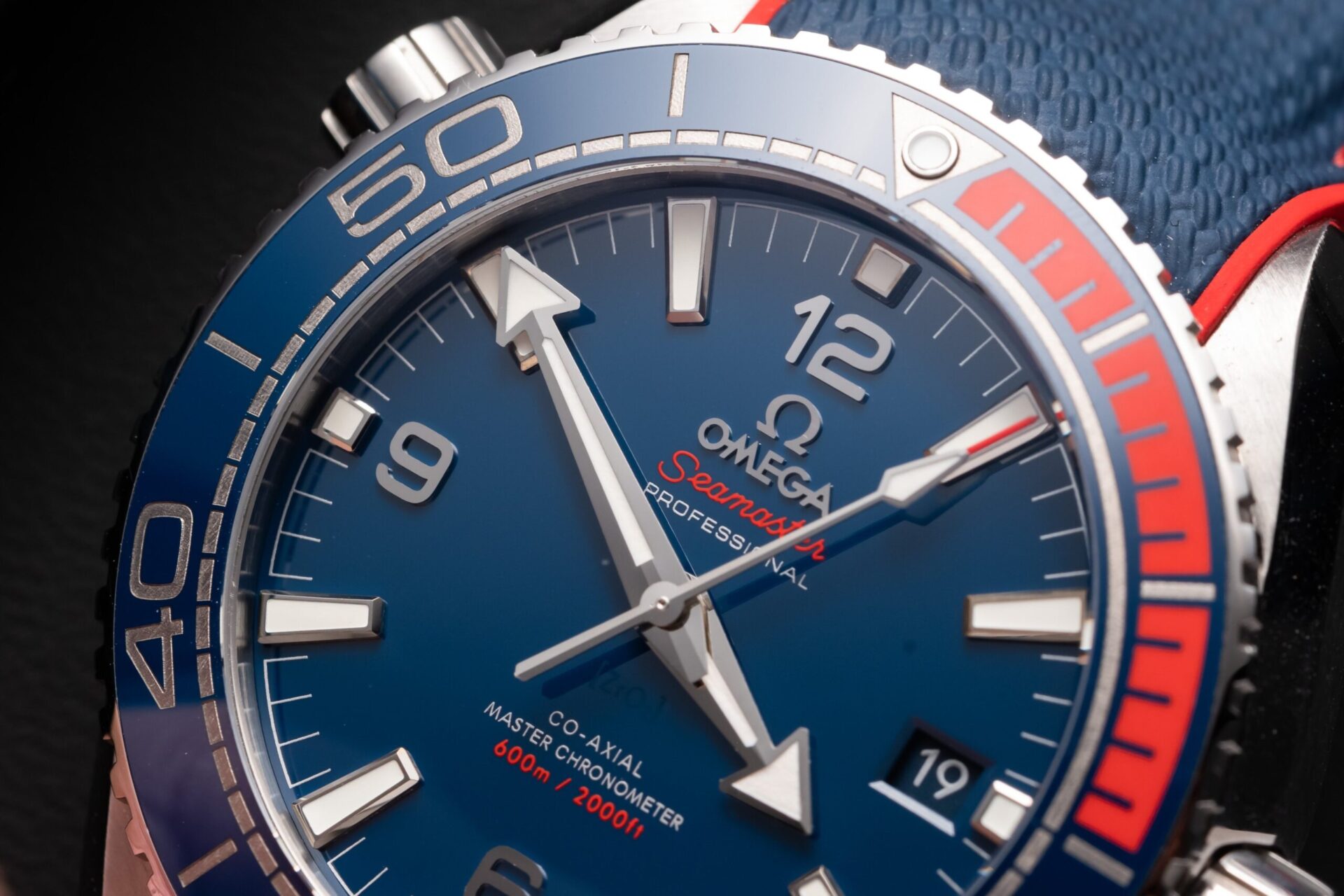 Luxury Sport Style Watch Blue Dial Stainless Steel Limited Edition Design