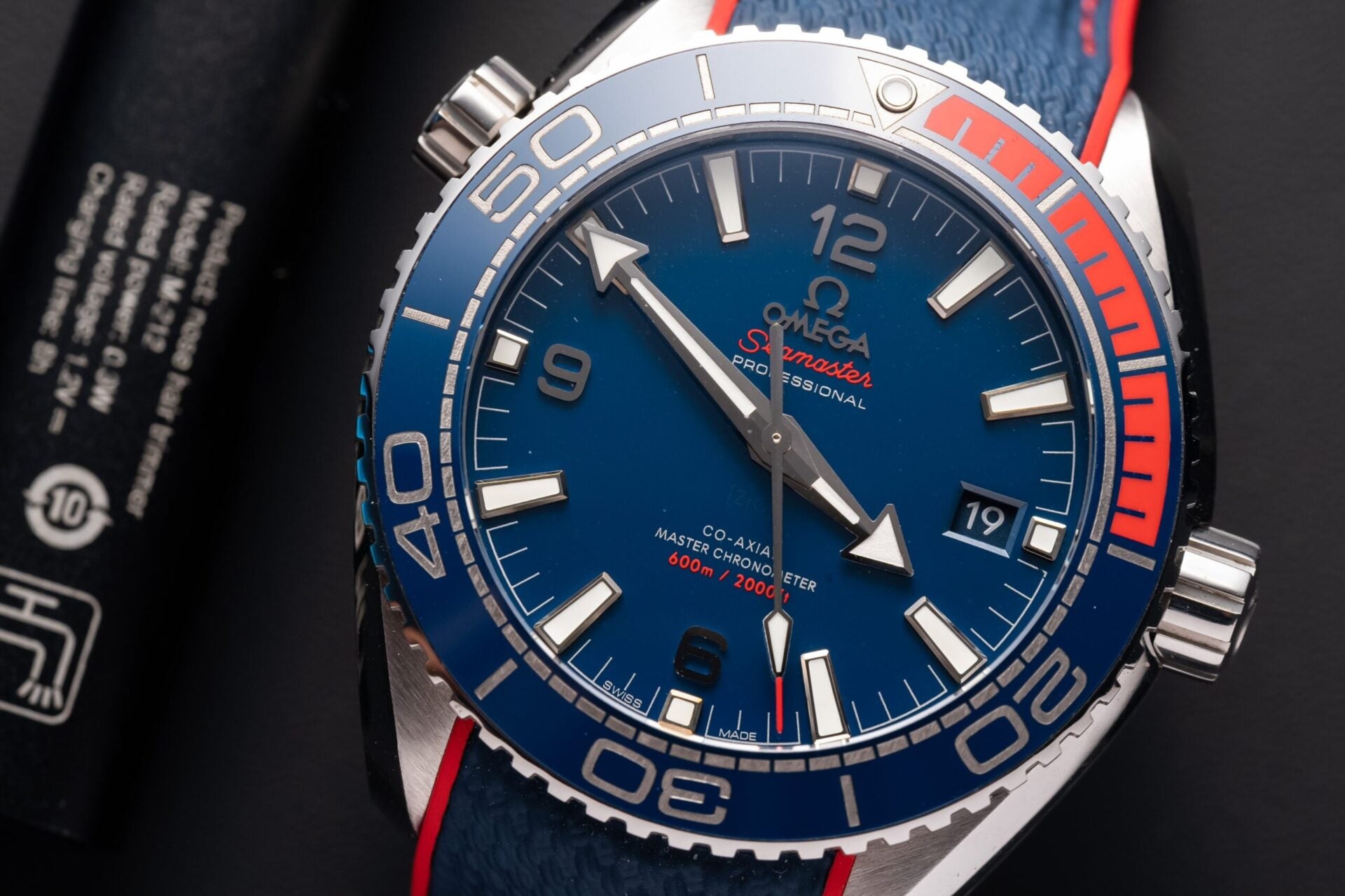 Luxury Sport Style Watch Blue Dial Stainless Steel Limited Edition Design