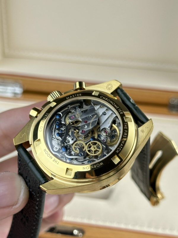 Luxury Chronograph Watch Green Dial Stainless Steel Sport Design