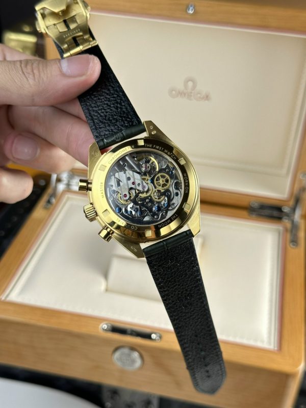 Luxury Chronograph Watch Green Dial Stainless Steel Sport Design