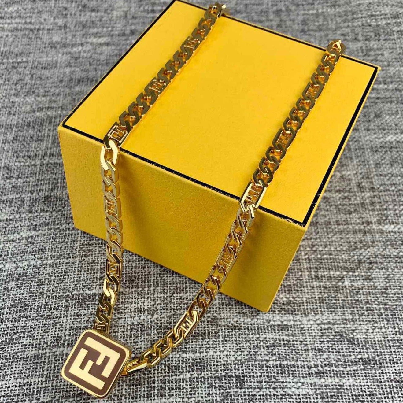 FOREVER FF GOLD NECKLACE