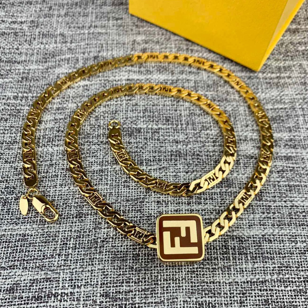 FOREVER FF GOLD NECKLACE