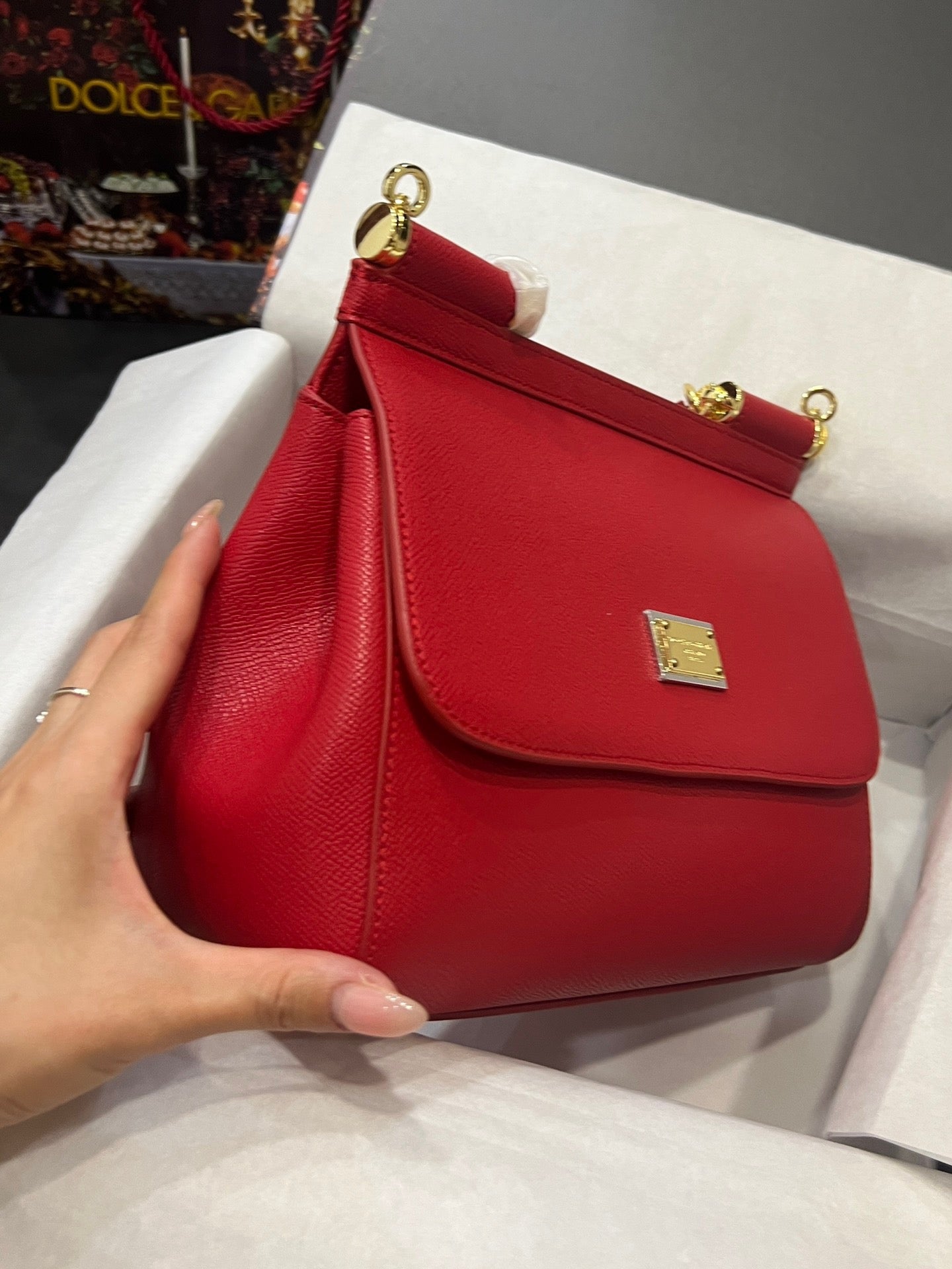 MEDIUM SICILY HANDBAG 26 IN DAUPHINE LEATHER