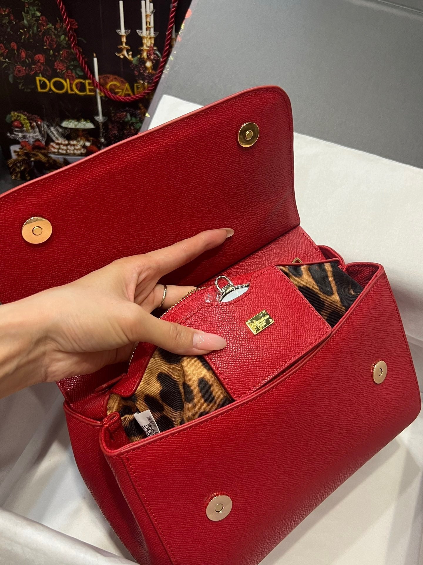 MEDIUM SICILY HANDBAG 26 IN DAUPHINE LEATHER