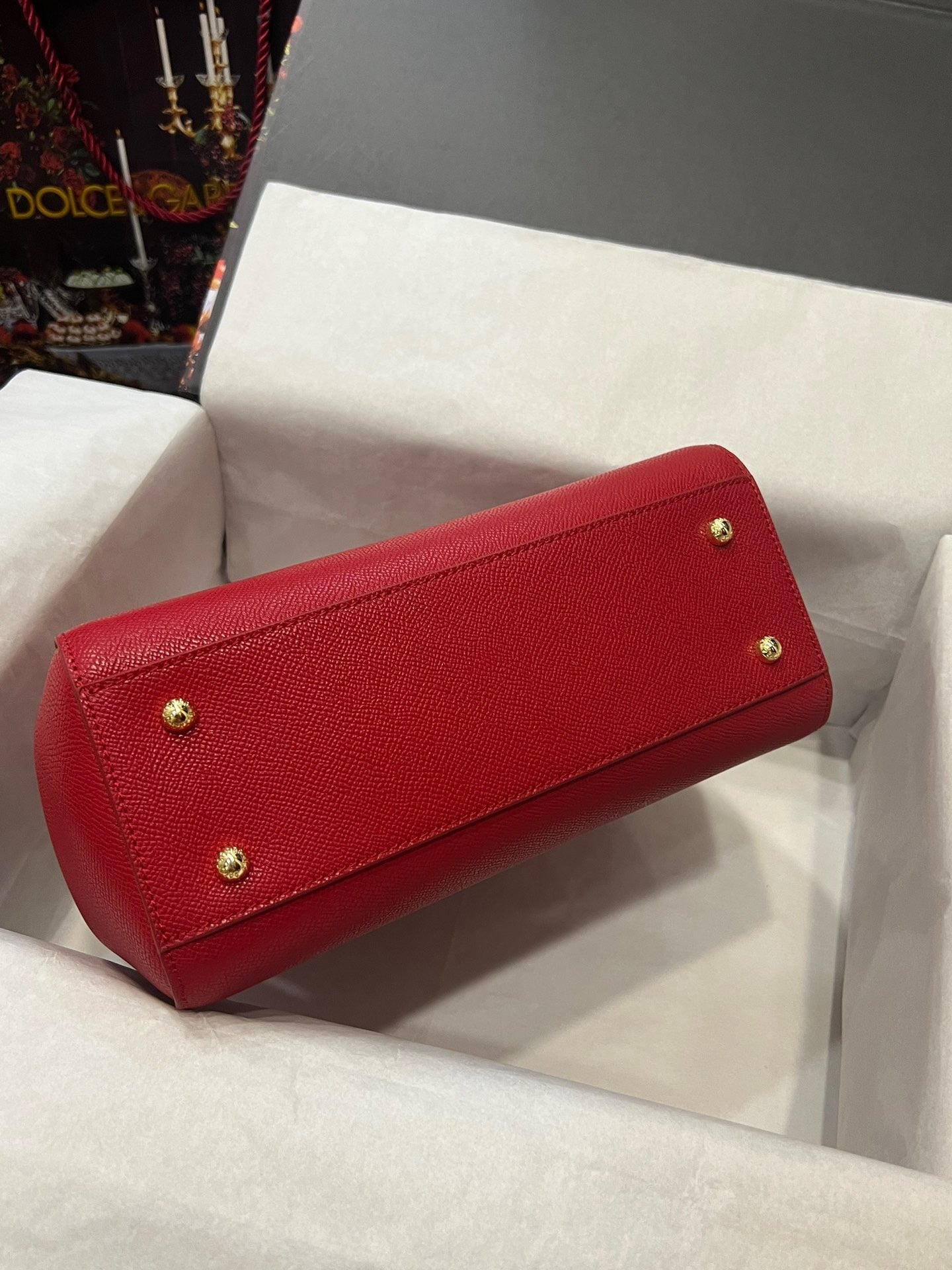 MEDIUM SICILY HANDBAG 26 IN DAUPHINE LEATHER