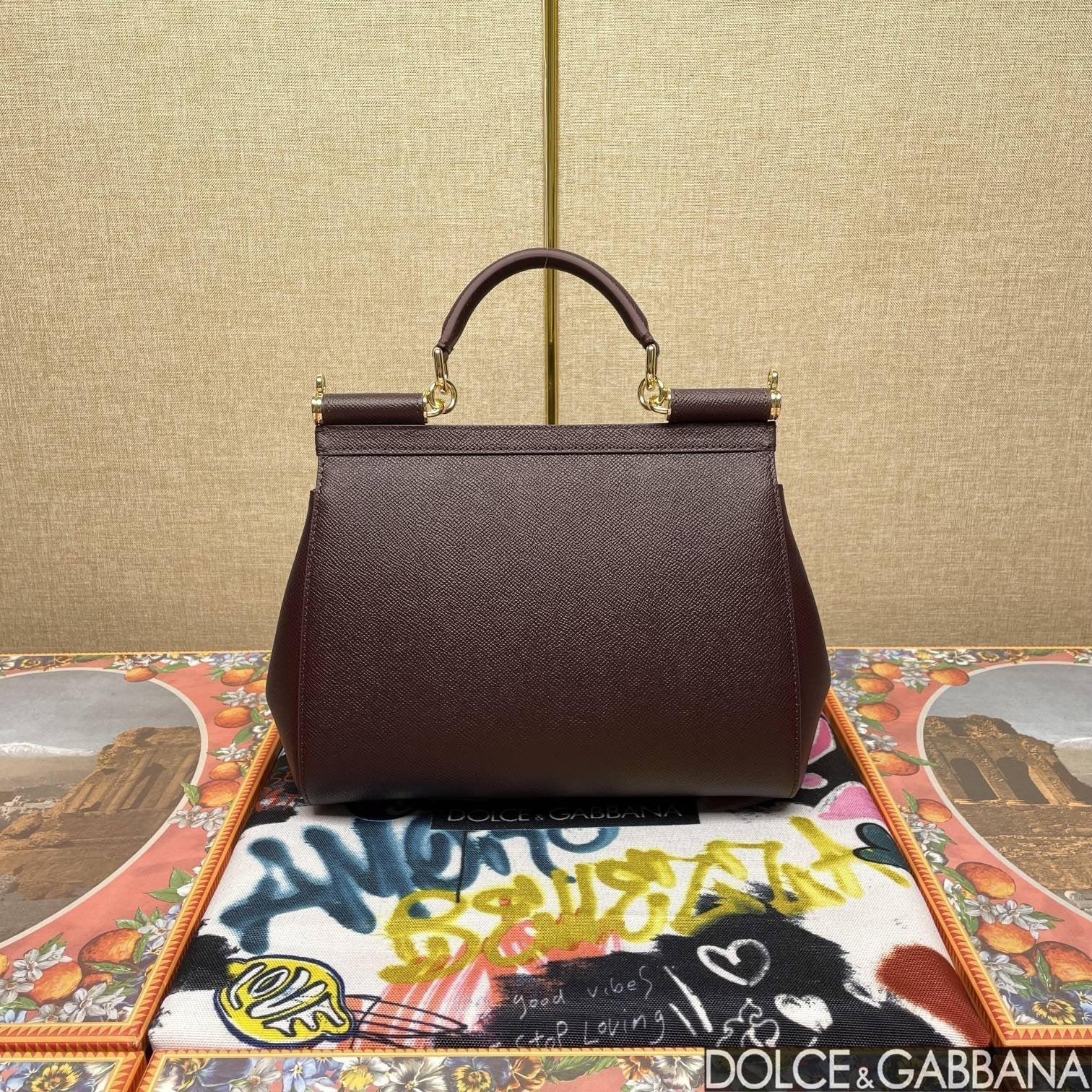 MEDIUM SICILY HANDBAG 26 IN DAUPHINE LEATHER BORDEAUX