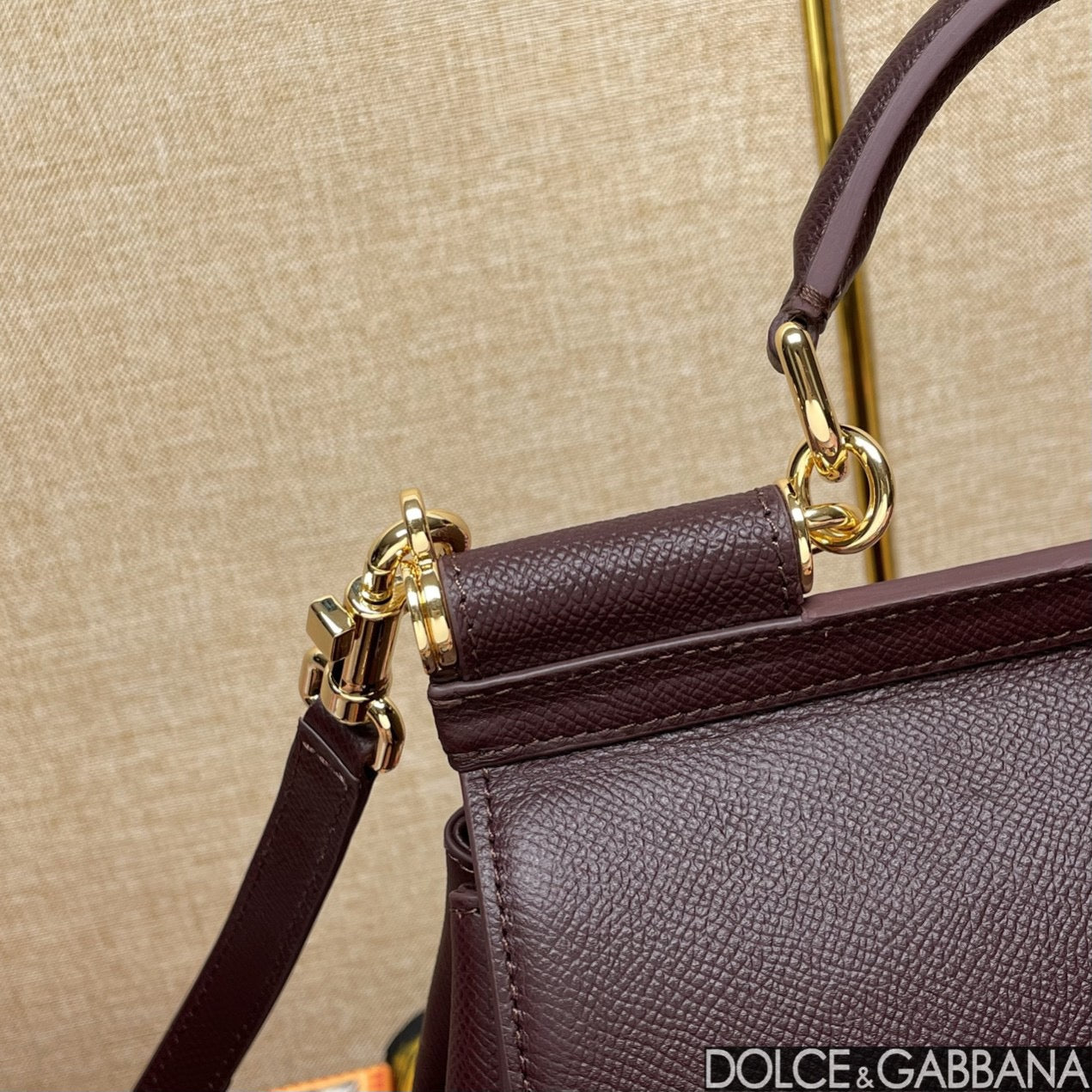 MEDIUM SICILY HANDBAG 26 IN DAUPHINE LEATHER BORDEAUX