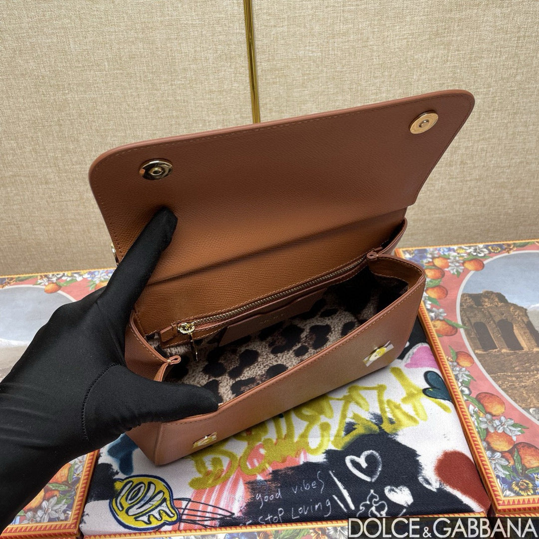 MEDIUM SICILY HANDBAG 26 BROWN IN CALFSKIN