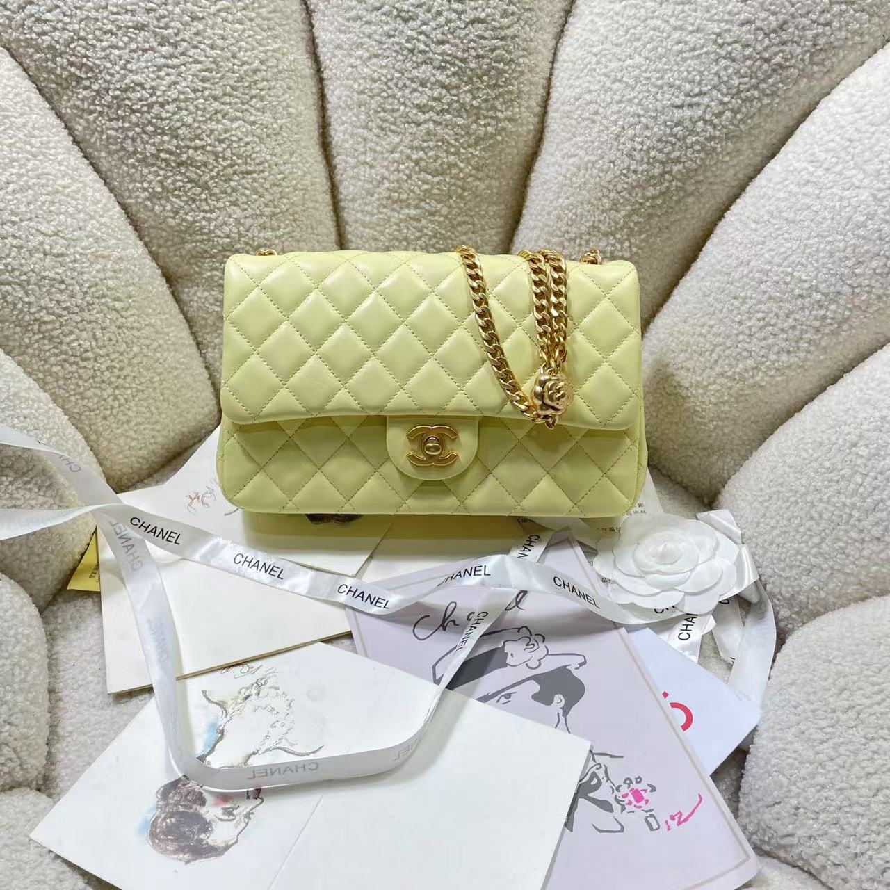 CC Diamond Yellow Pastel Lambskin Leather Chain Shoulder Gold Buckle