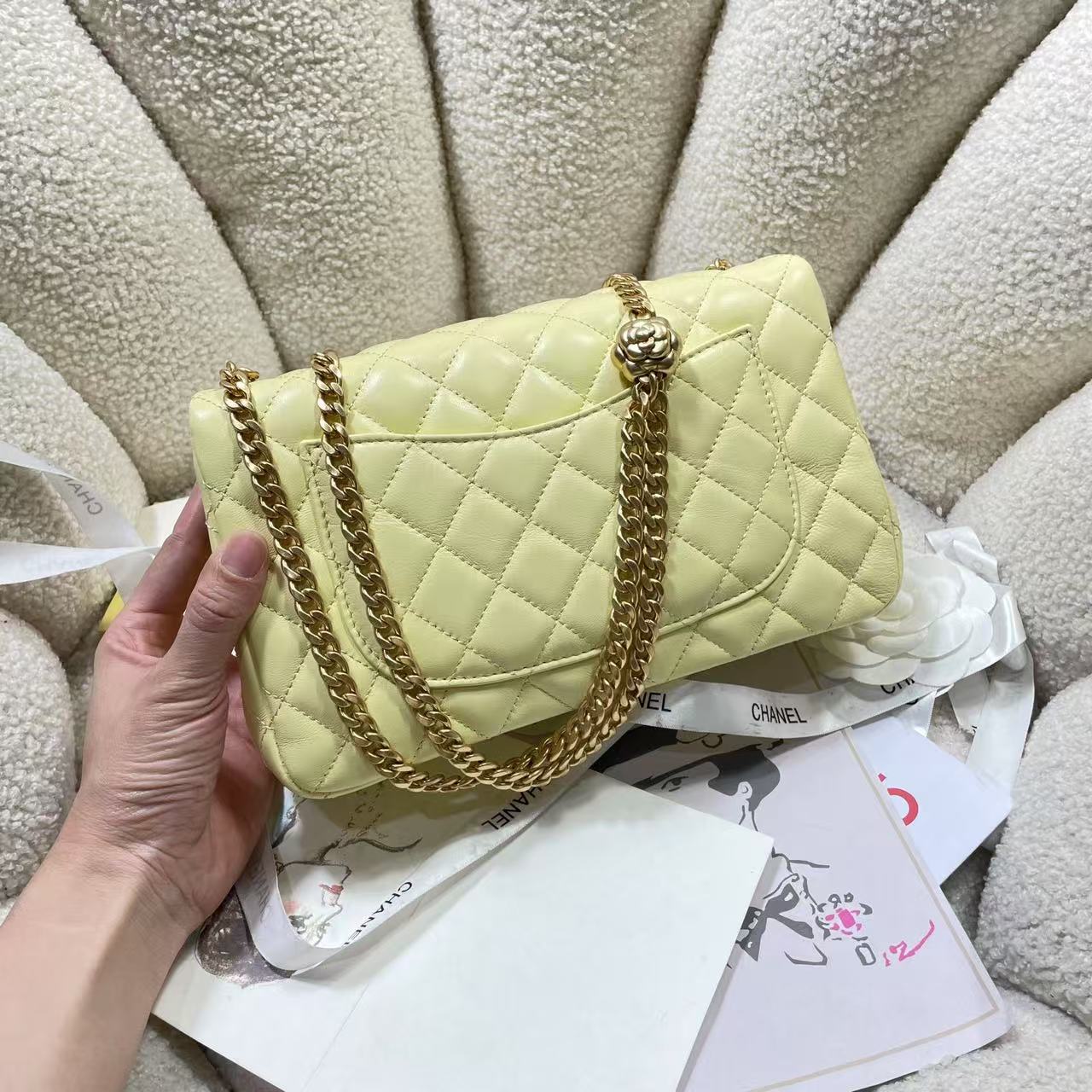 CC Diamond Yellow Pastel Lambskin Leather Chain Shoulder Gold Buckle