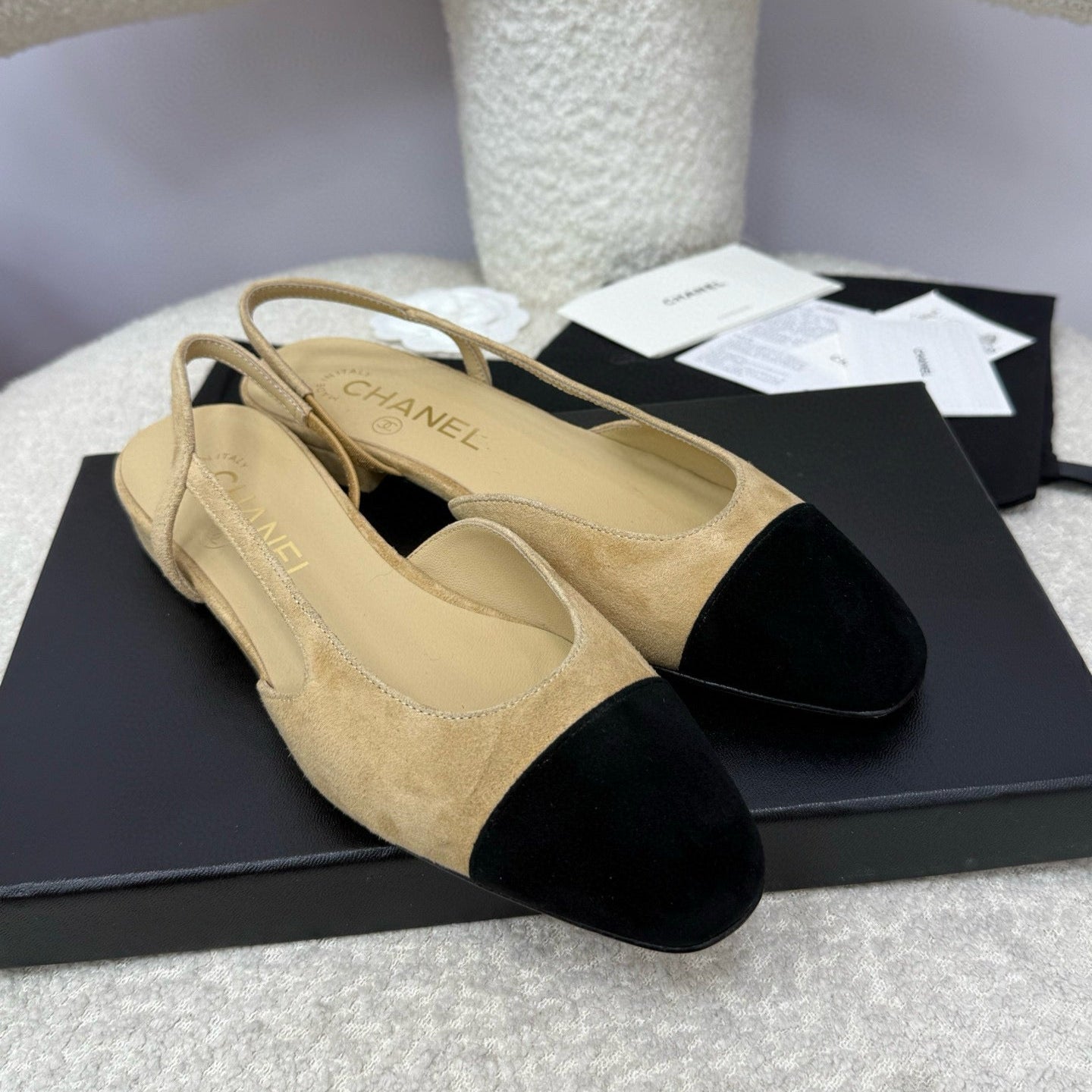 CC 25A Slingback Flat Beige Black Suede