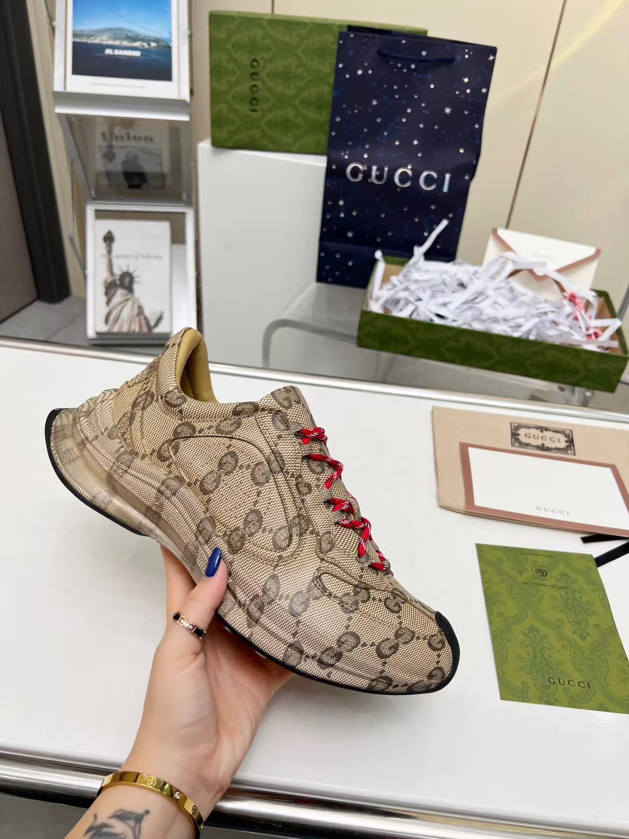 Gucci Run Sneakers Ebony Red Cowhide 449712